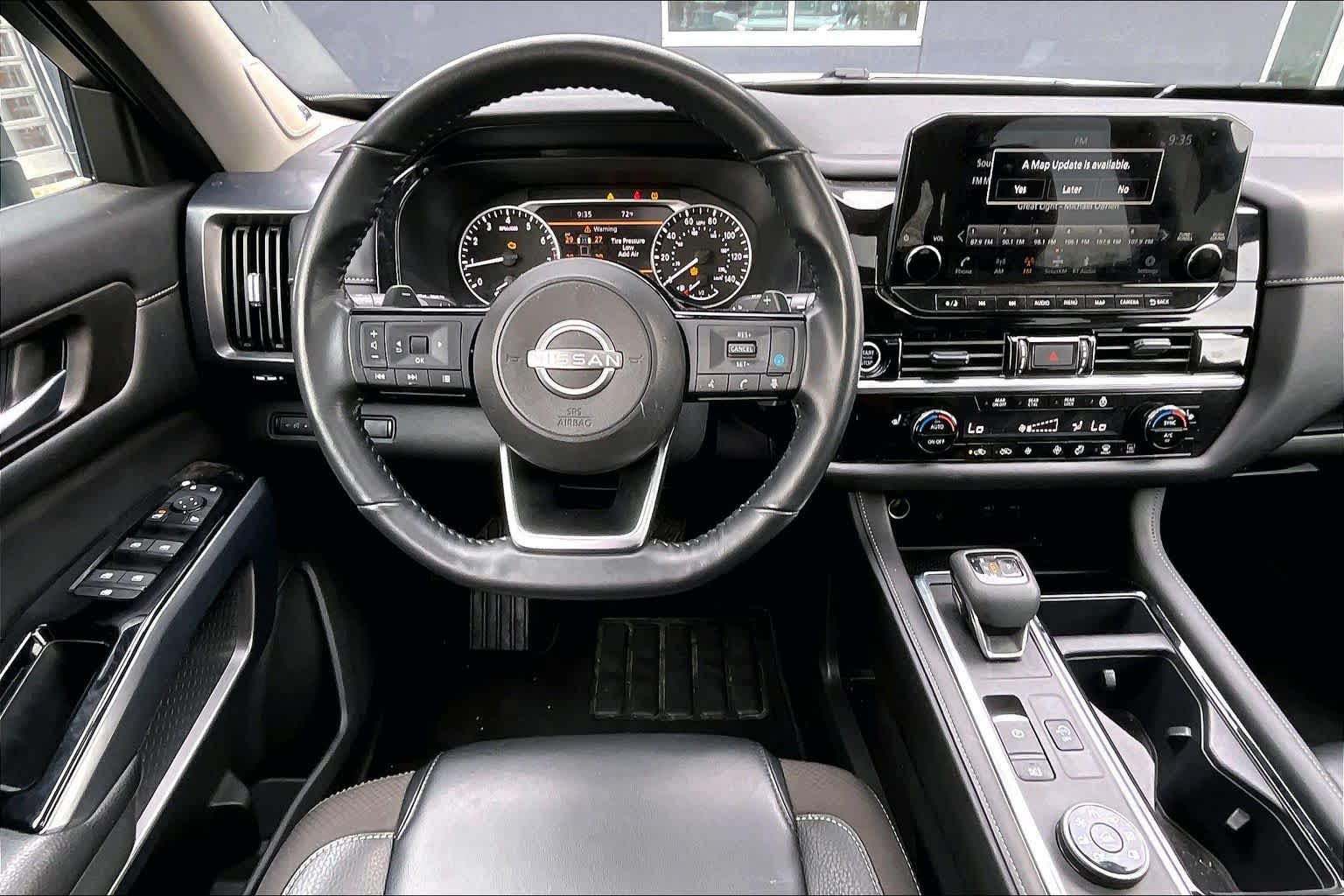 2024 Nissan Pathfinder SL Pearl White Tricoat/Super Black at Sterling McCall Nissan