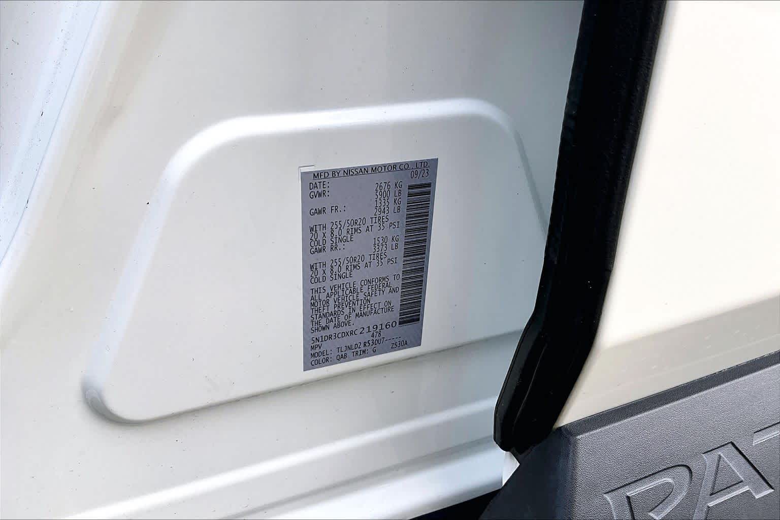 2024 Nissan Pathfinder SL Pearl White Tricoat/Super Black at Sterling McCall Nissan