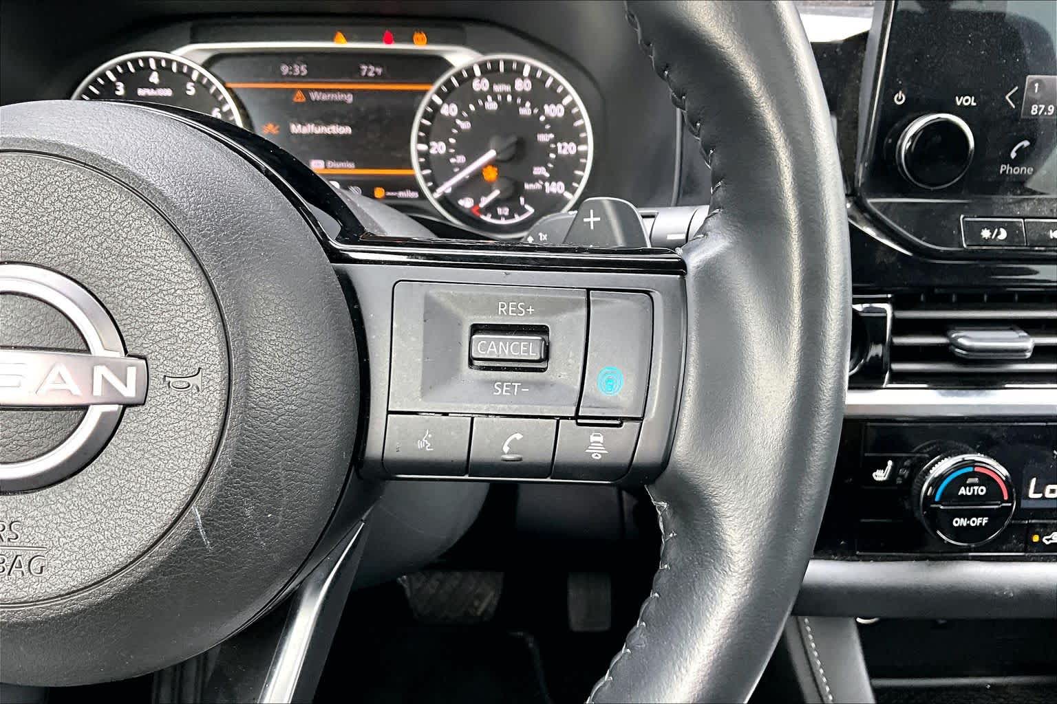 2024 Nissan Pathfinder SL Pearl White Tricoat/Super Black at Sterling McCall Nissan