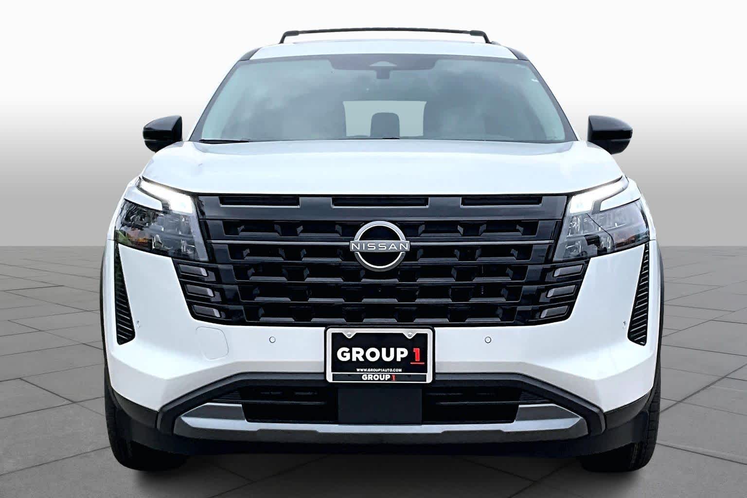 2026 Nissan Pathfinder SL Everest White Pearl Tricoat at Sterling McCall Nissan
