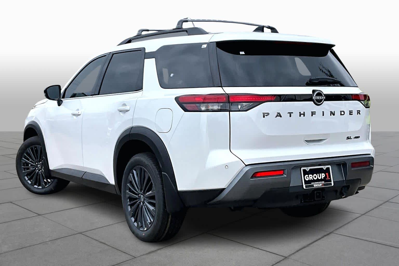 2026 Nissan Pathfinder SL Everest White Pearl Tricoat at Sterling McCall Nissan