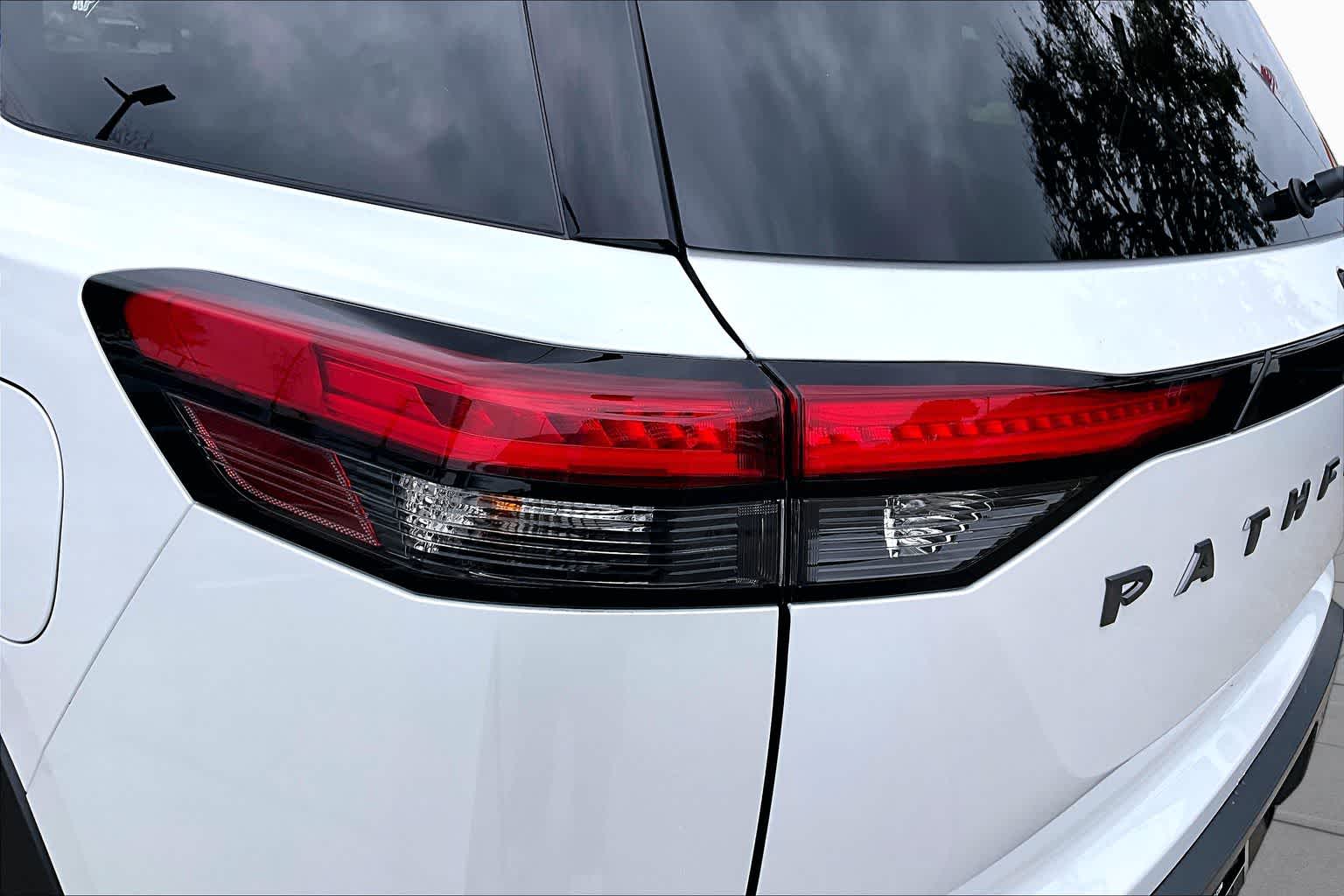 2026 Nissan Pathfinder SL Everest White Pearl Tricoat at Lexus of Clear Lake