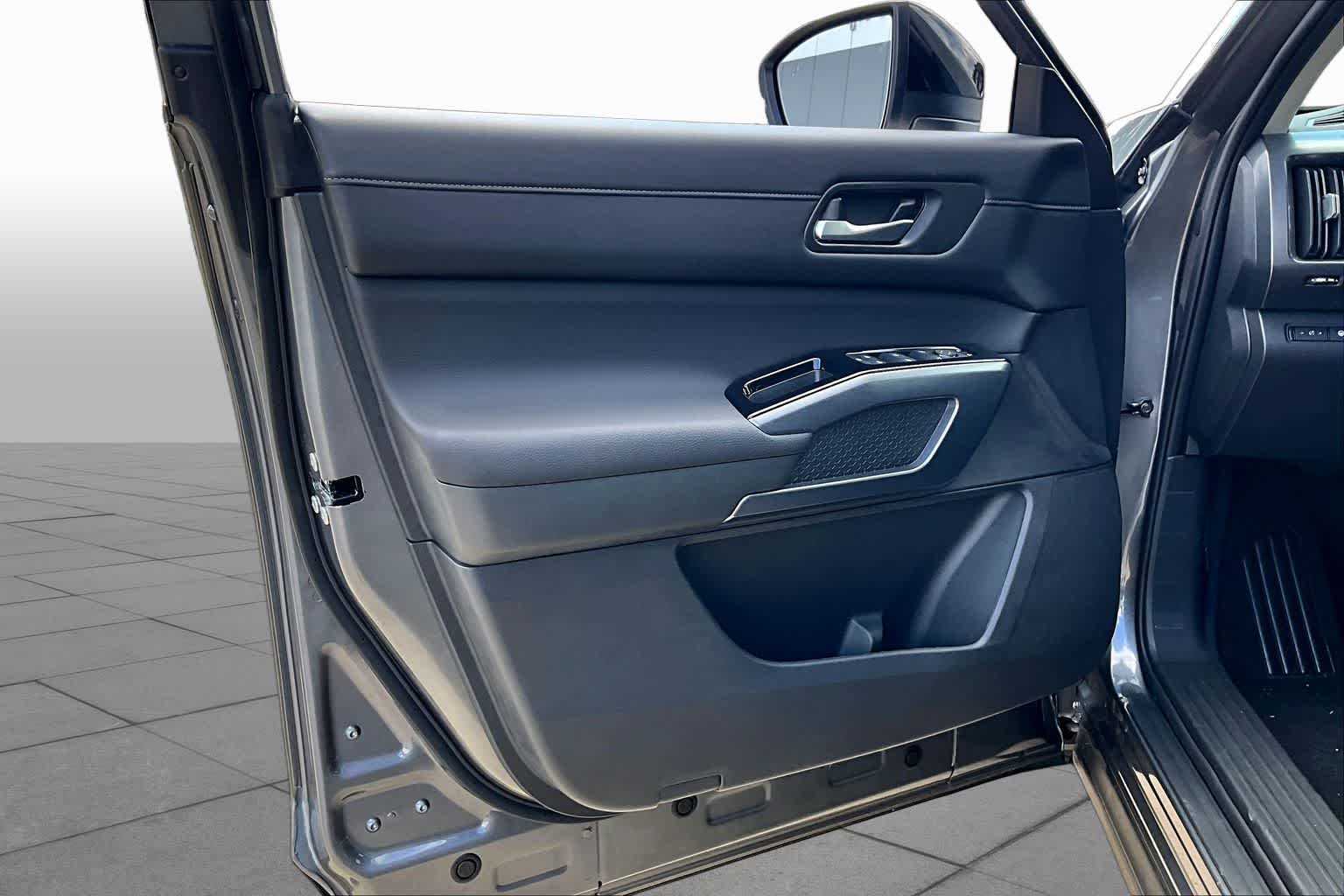 2026 Nissan Pathfinder SL Gun Metallic at Sterling McCall Nissan