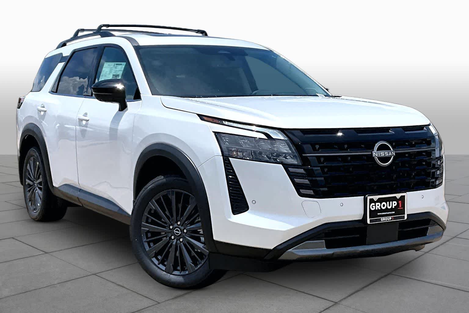 2026 Nissan Pathfinder SL Everest White Pearl Tricoat at Mac Haik Ford