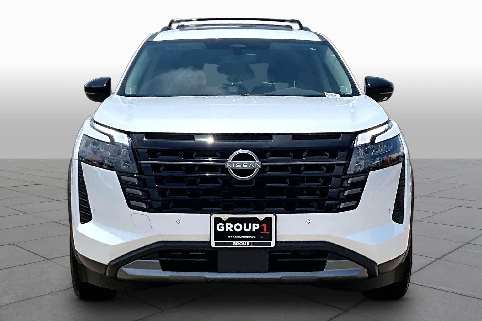 2026 Nissan Pathfinder SL Everest White Pearl Tricoat at Mac Haik Ford