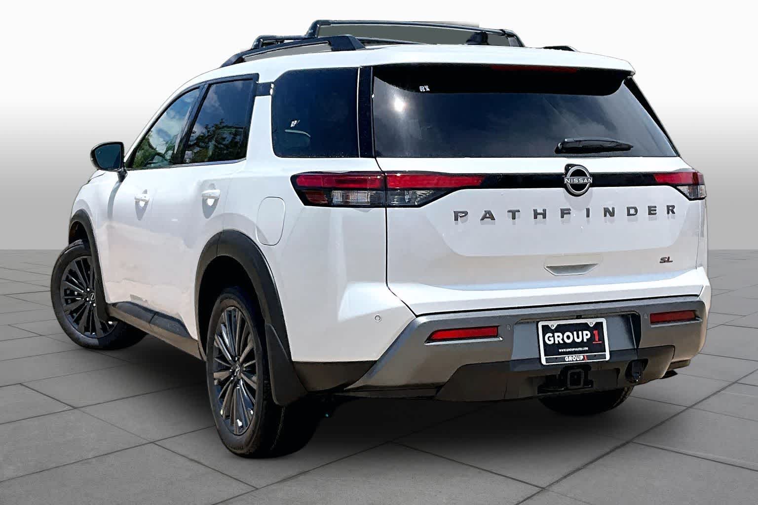 2026 Nissan Pathfinder SL Everest White Pearl Tricoat at Mac Haik Ford