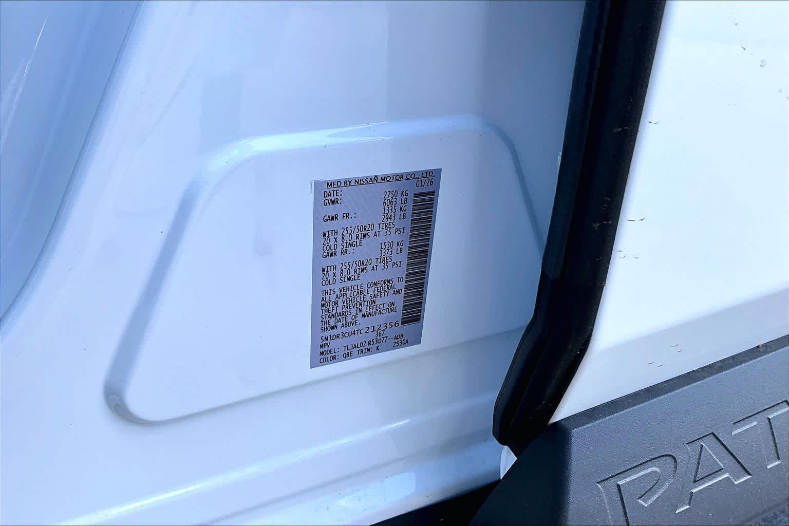 2026 Nissan Pathfinder SL Everest White Pearl Tricoat at Sterling McCall Nissan