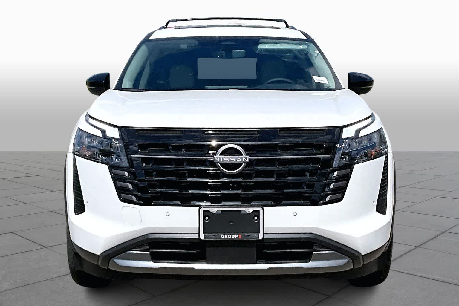 2026 Nissan Pathfinder SL Everest White Pearl Tricoat at Sterling McCall Nissan