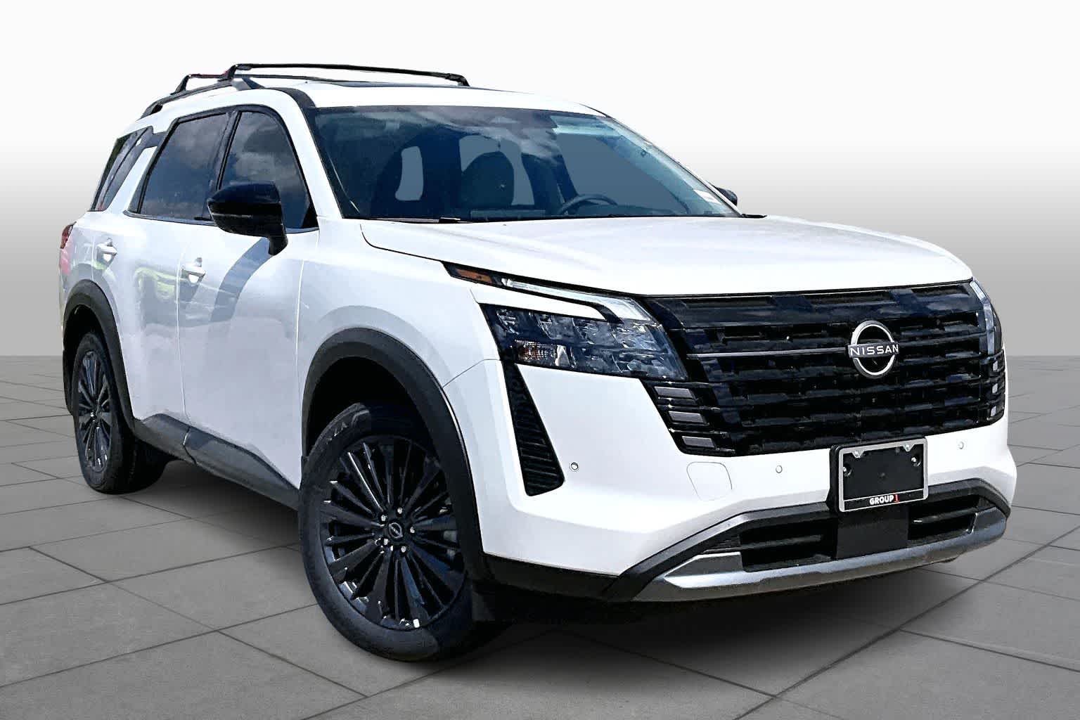2026 Nissan Pathfinder SL Everest White Pearl Tricoat at Sterling McCall Nissan