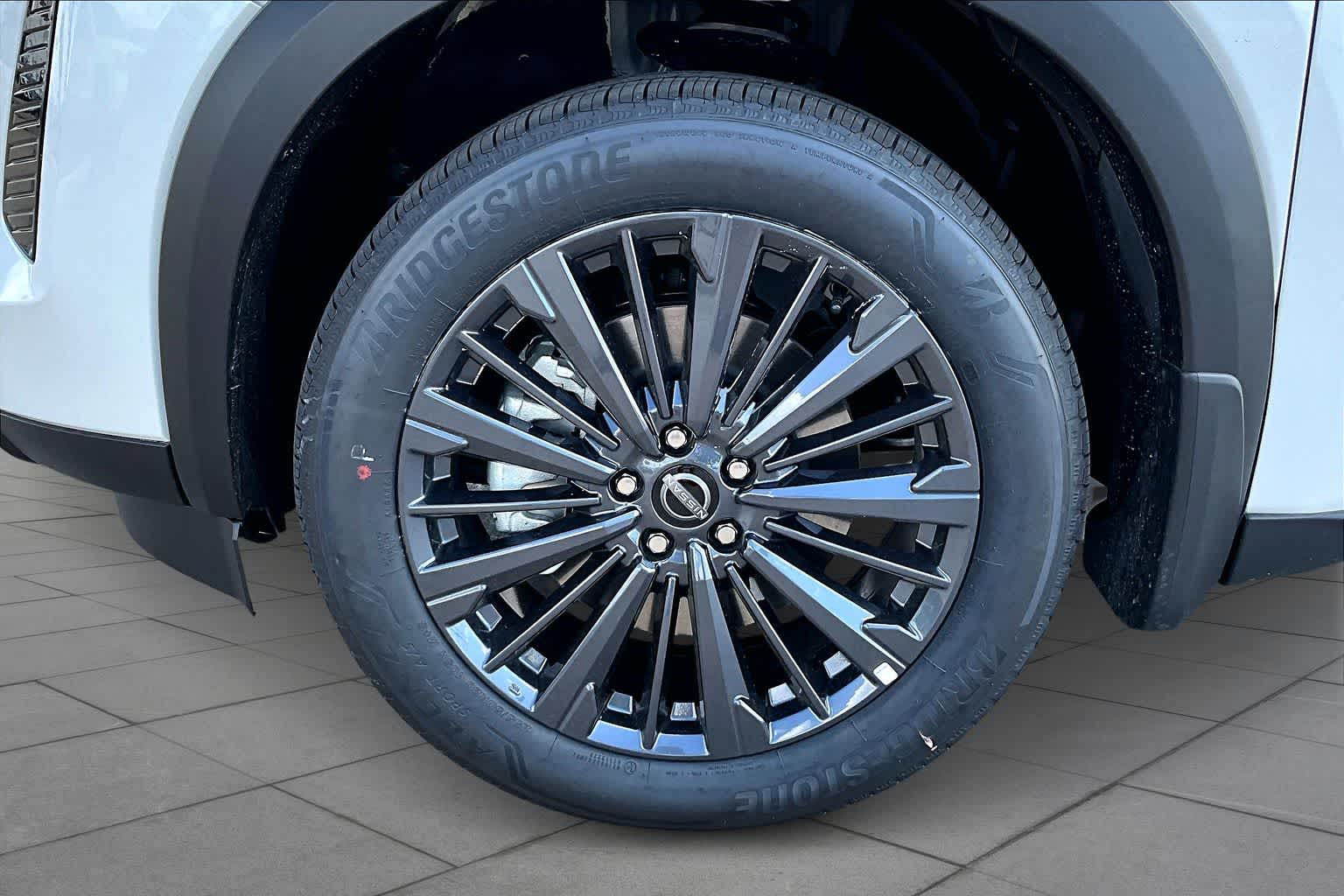 2026 Nissan Pathfinder SL Everest White Pearl Tricoat at Sterling McCall Nissan