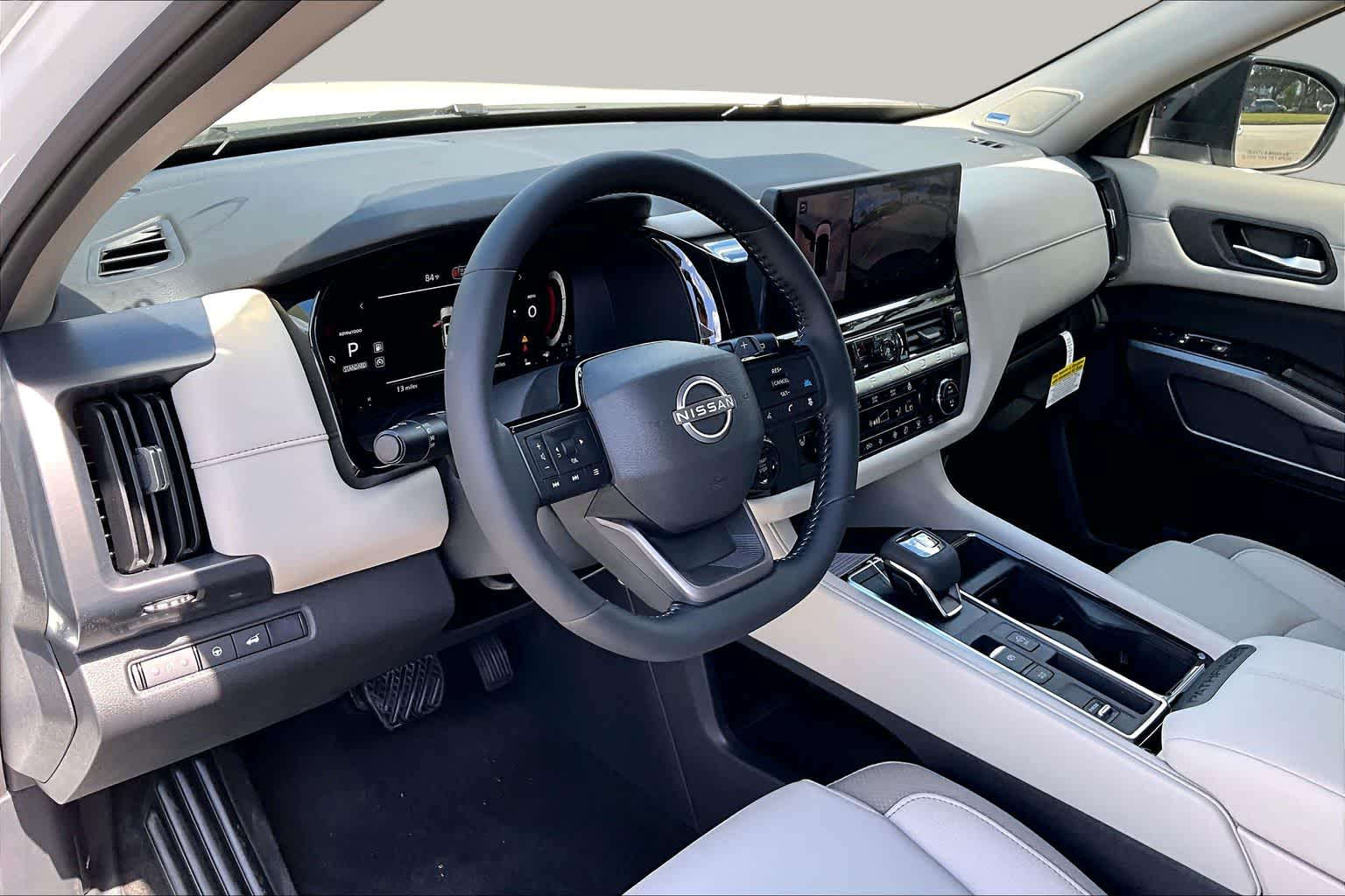 2026 Nissan Pathfinder SL Everest White Pearl Tricoat at Sterling McCall Nissan