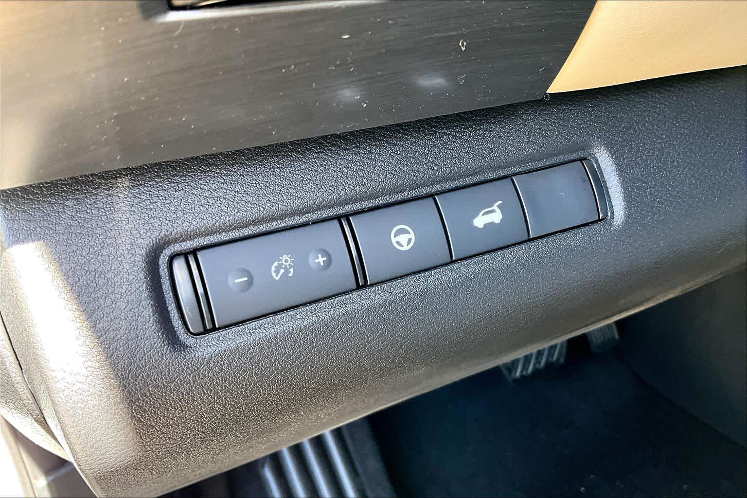 2026 Nissan Pathfinder SL Everest White Pearl Tricoat at Sterling McCall Nissan