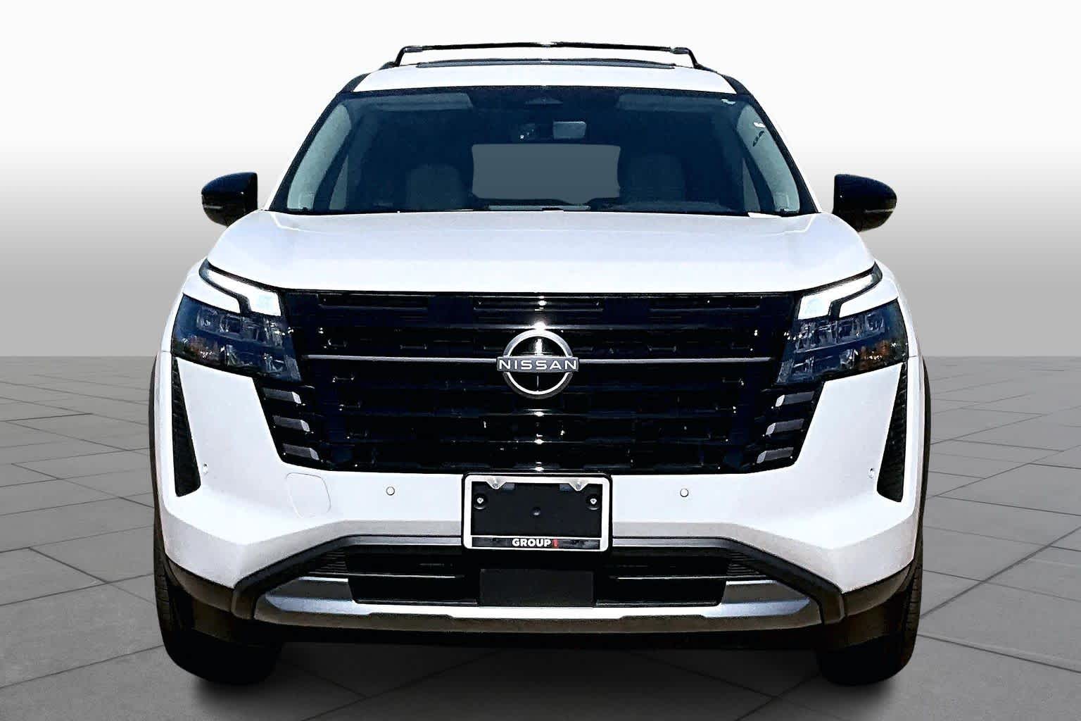 2026 Nissan Pathfinder SL Everest White Pearl Tricoat at Sterling McCall Nissan