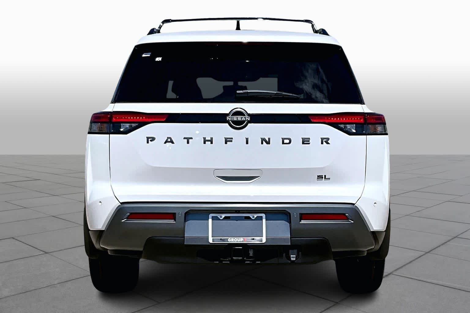 2026 Nissan Pathfinder SL Everest White Pearl Tricoat at Sterling McCall Nissan