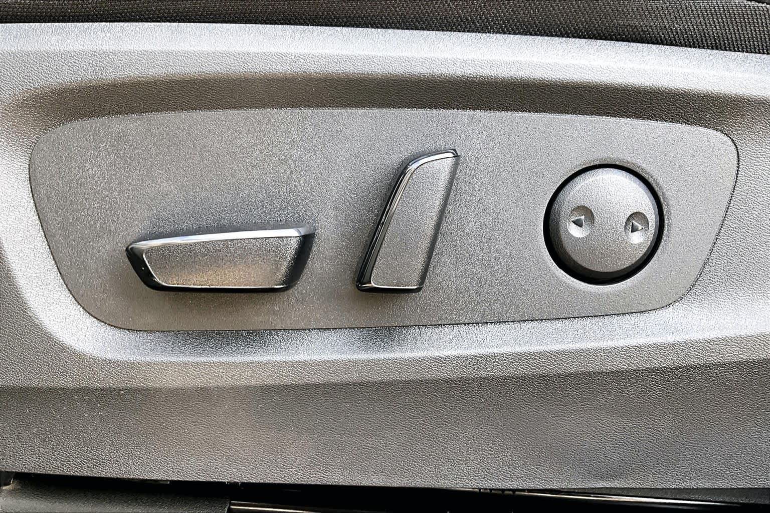 2026 Nissan Pathfinder SL Super Black at Sterling McCall Nissan
