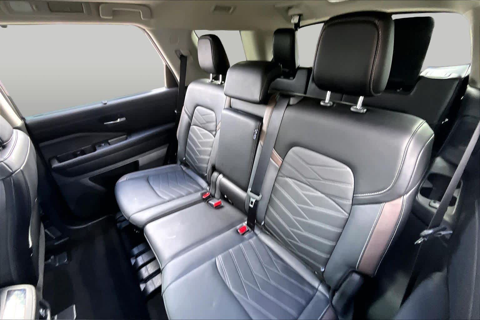 2024 Nissan Pathfinder Platinum Pearl White Tricoat/Super Black at Honda of Clear Lake