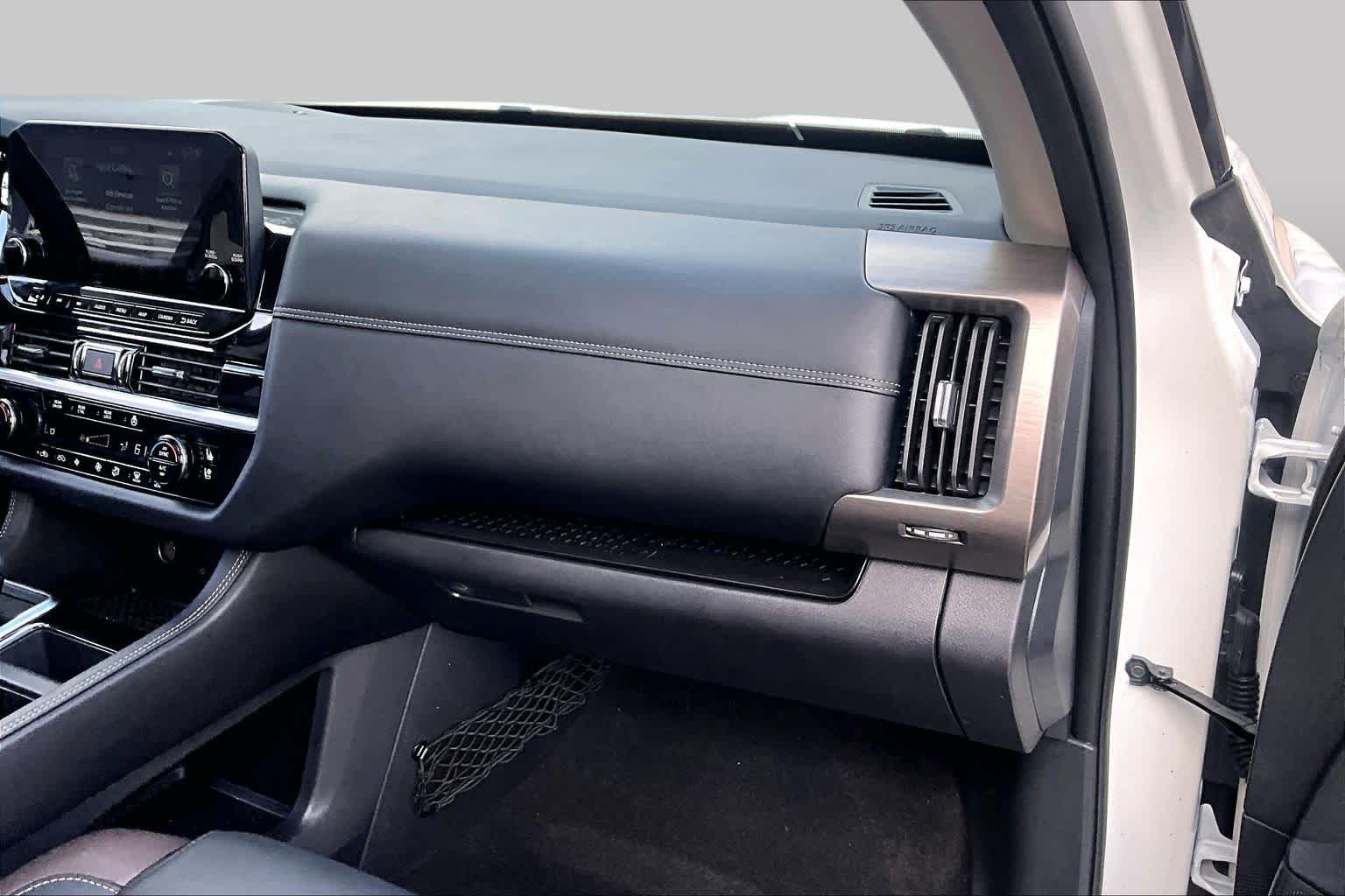 2024 Nissan Pathfinder Platinum Pearl White Tricoat/Super Black at Honda of Clear Lake