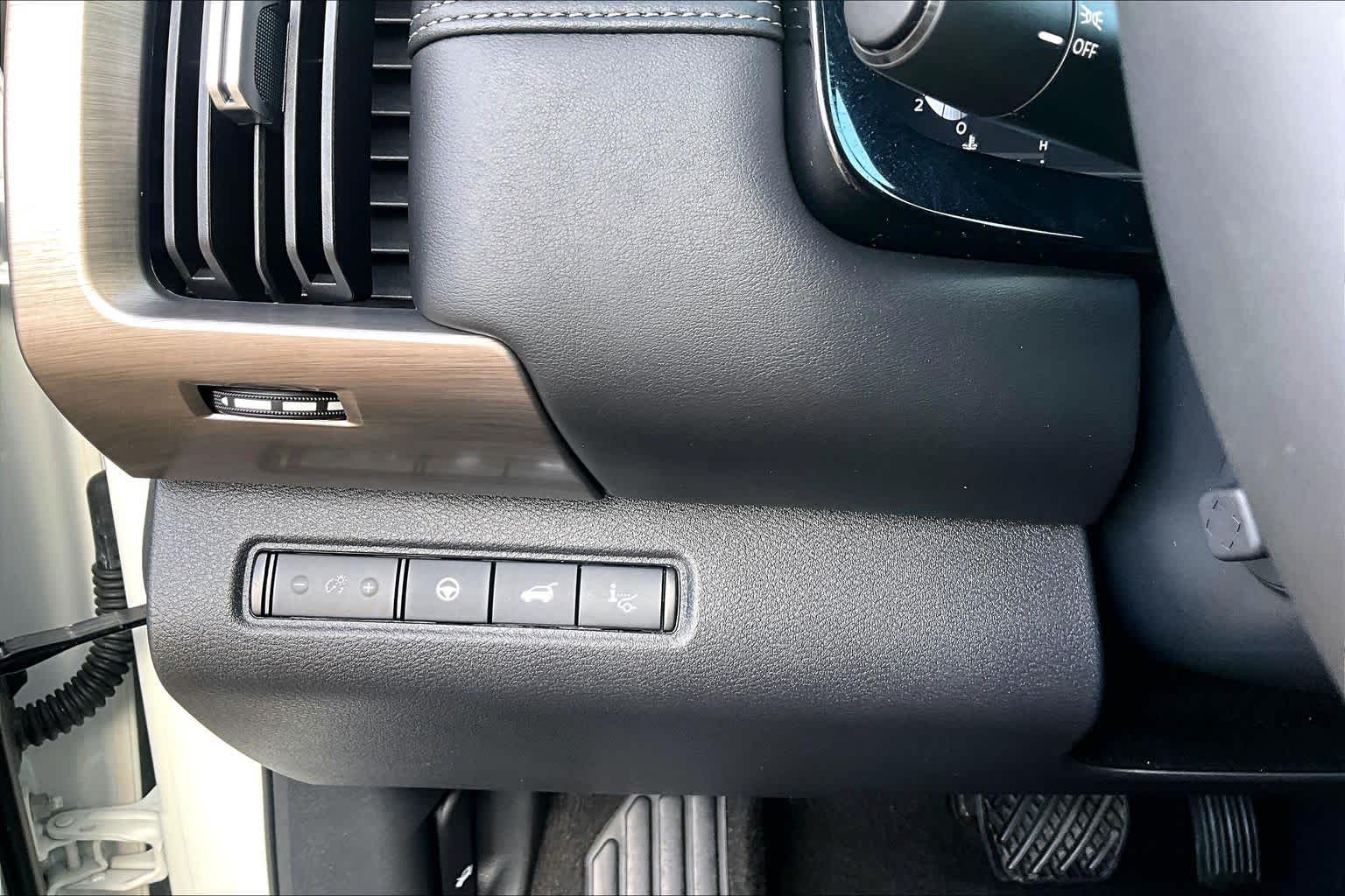 2024 Nissan Pathfinder Platinum Pearl White Tricoat/Super Black at Honda of Clear Lake