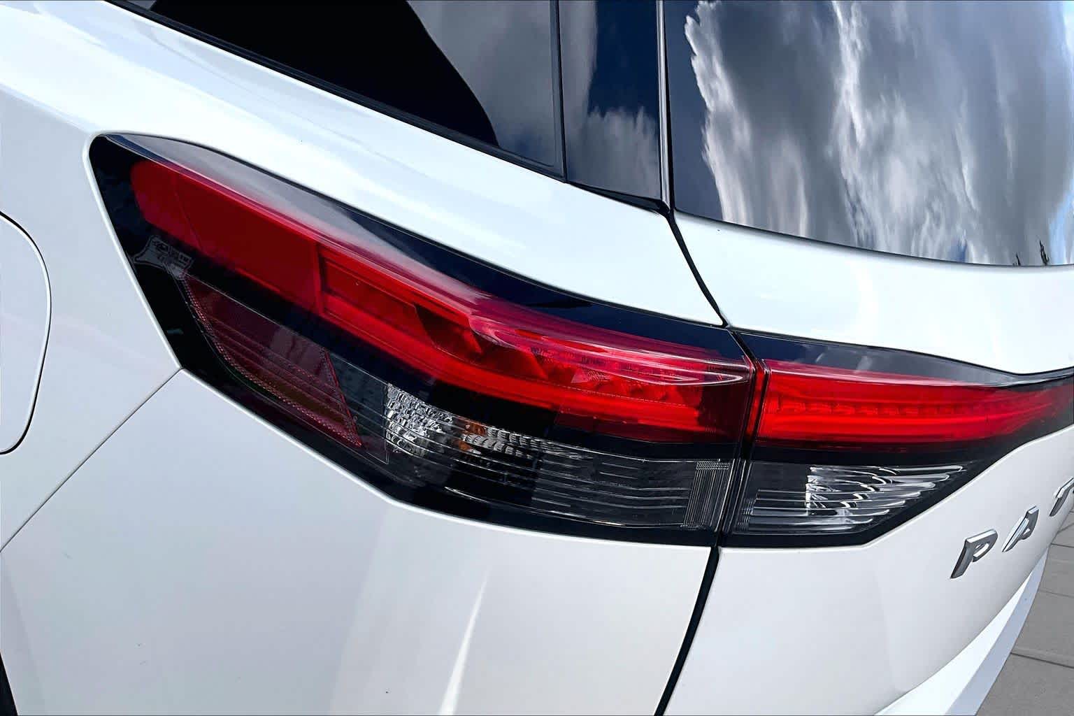 2024 Nissan Pathfinder Platinum Pearl White Tricoat/Super Black at Honda of Clear Lake