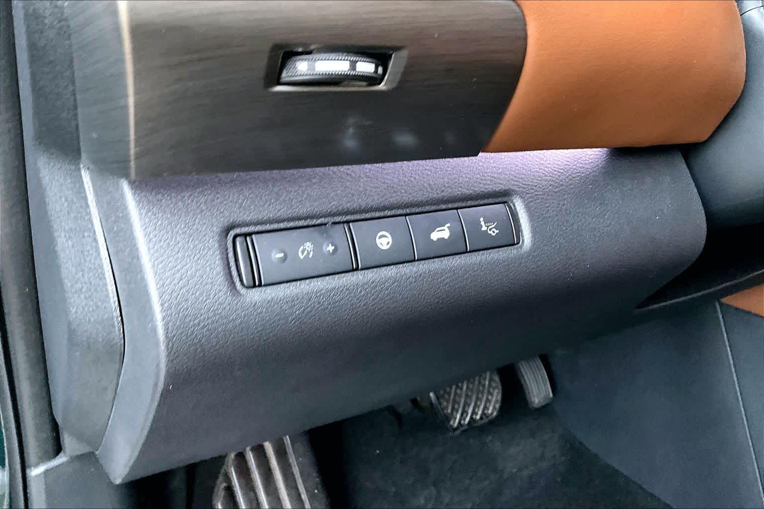 2025 Nissan Pathfinder Platinum Obsidian Green Pearl at Sterling McCall Nissan