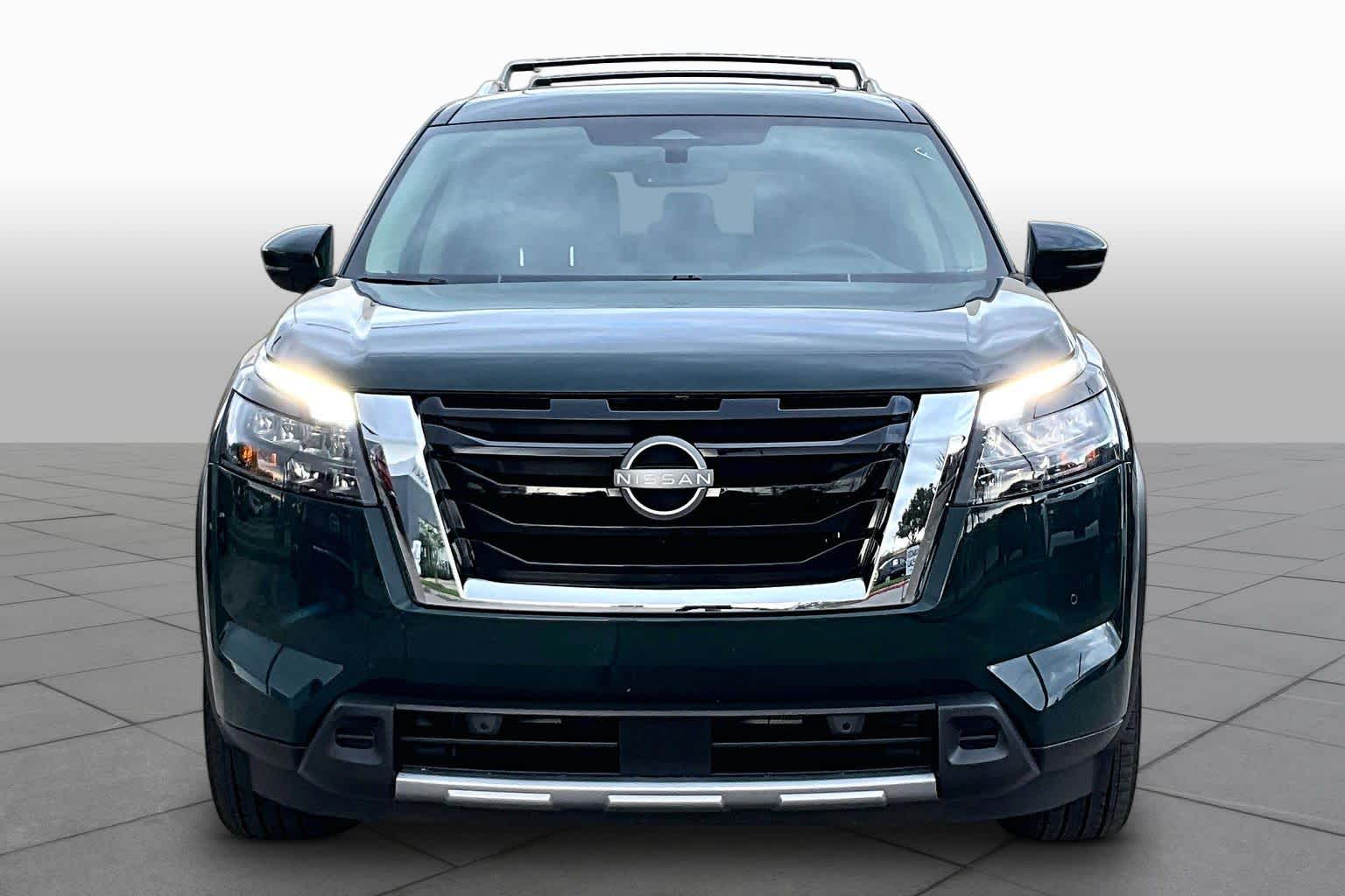 2025 Nissan Pathfinder Platinum Obsidian Green Pearl at Sterling McCall Nissan