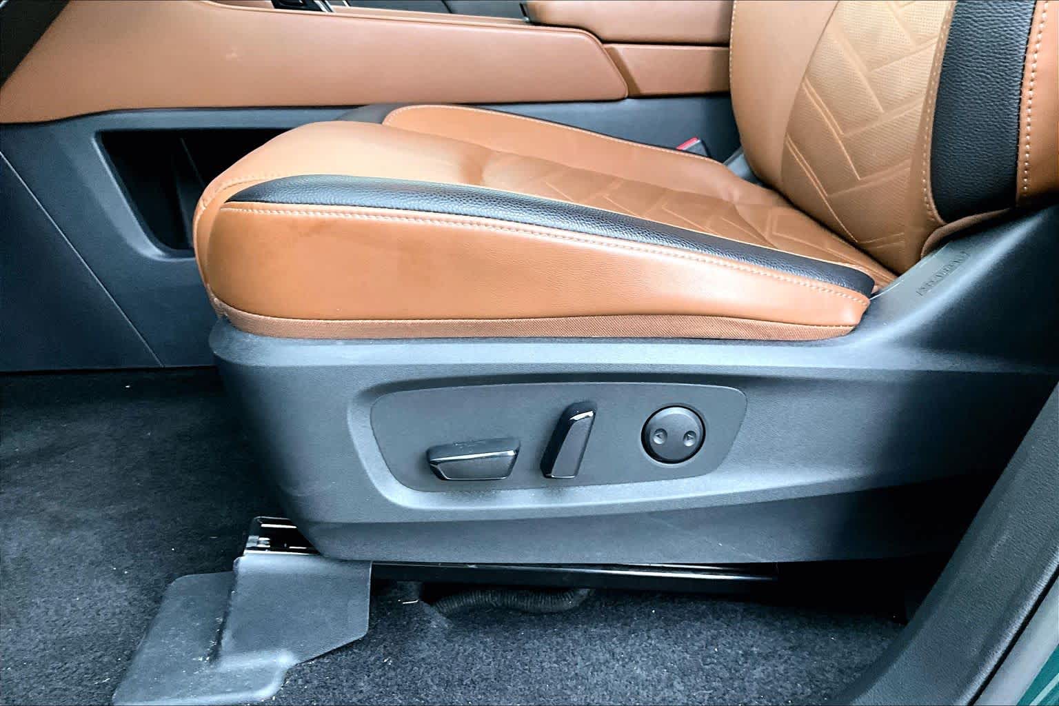 2025 Nissan Pathfinder Platinum Obsidian Green Pearl at Sterling McCall Nissan