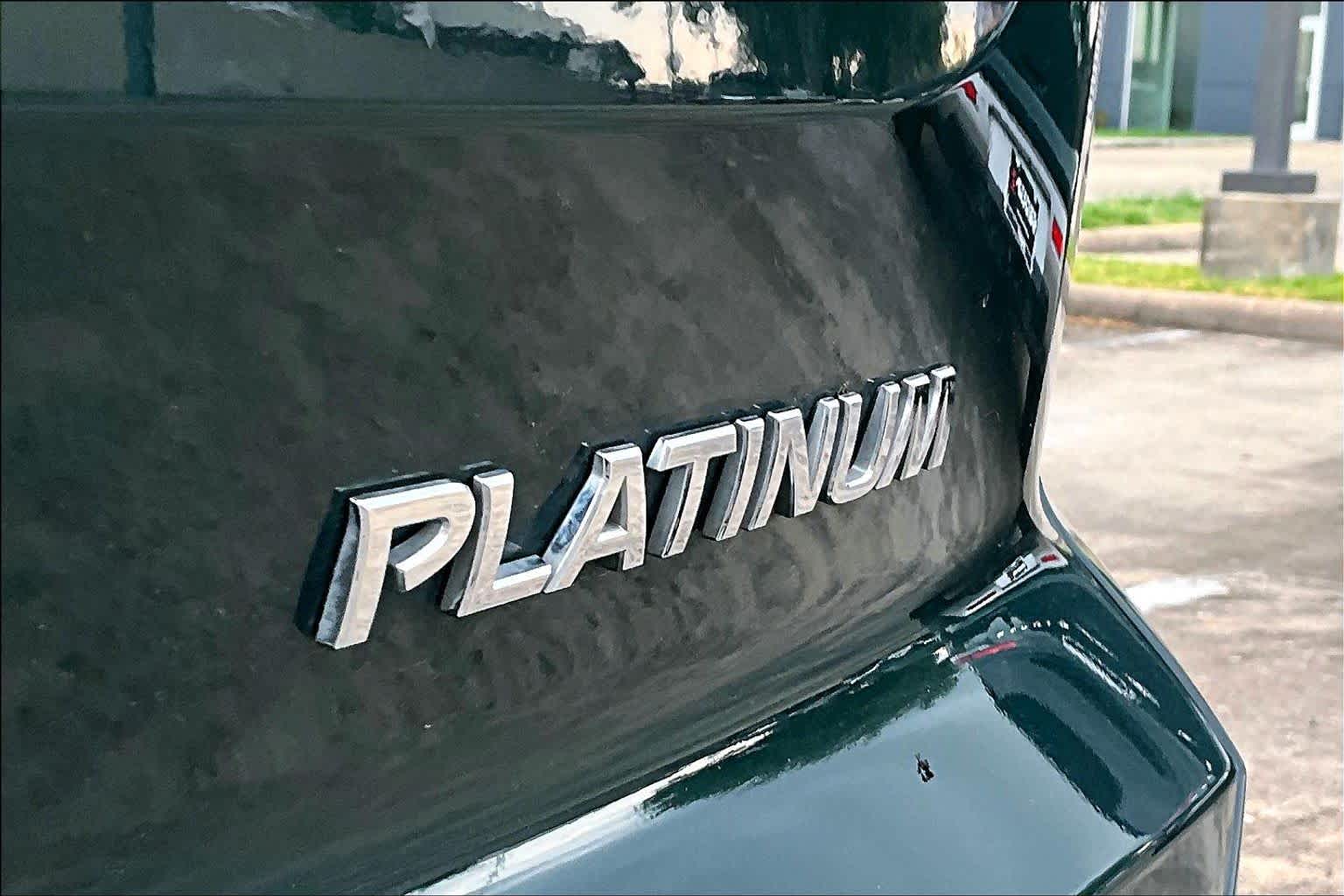 2025 Nissan Pathfinder Platinum Obsidian Green Pearl at Sterling McCall Nissan