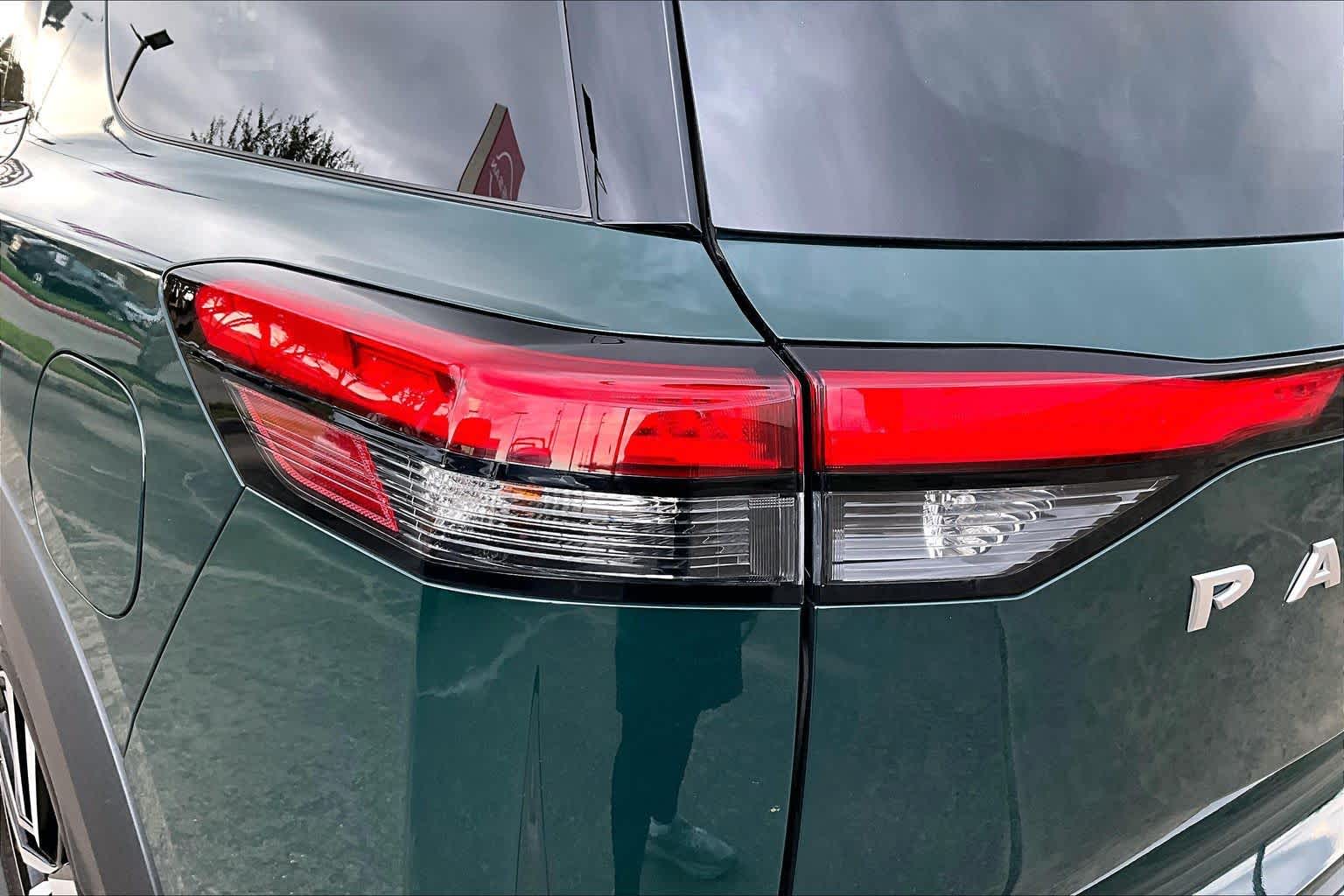 2025 Nissan Pathfinder Platinum Obsidian Green Pearl at Sterling McCall Nissan