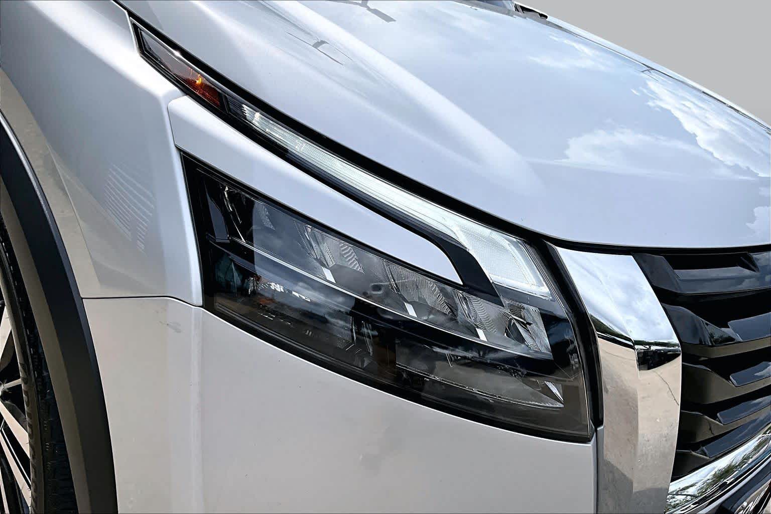 2025 Nissan Pathfinder Platinum Brilliant Silver Metallic at Sterling McCall Nissan