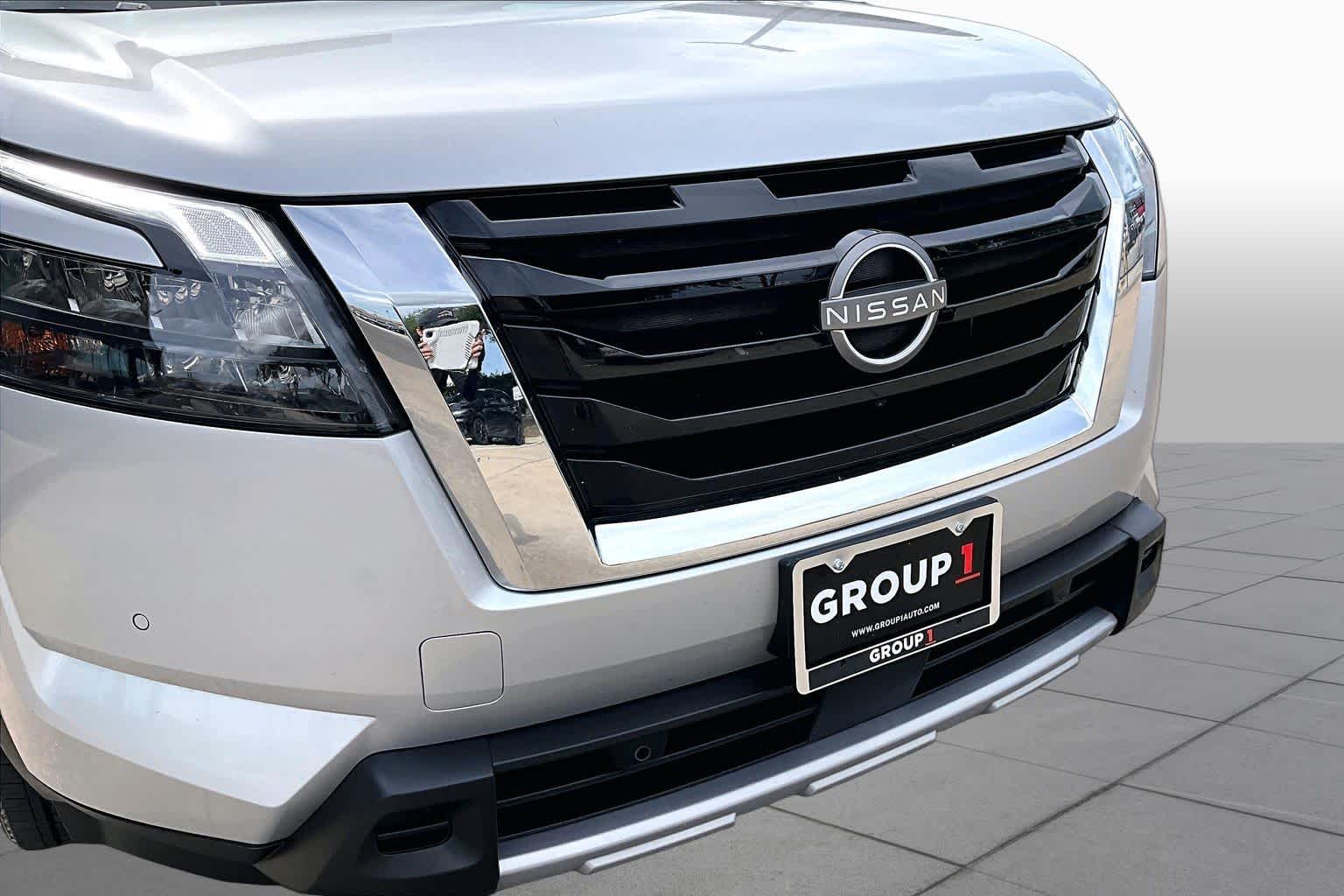 2025 Nissan Pathfinder Platinum Brilliant Silver Metallic at Sterling McCall Nissan