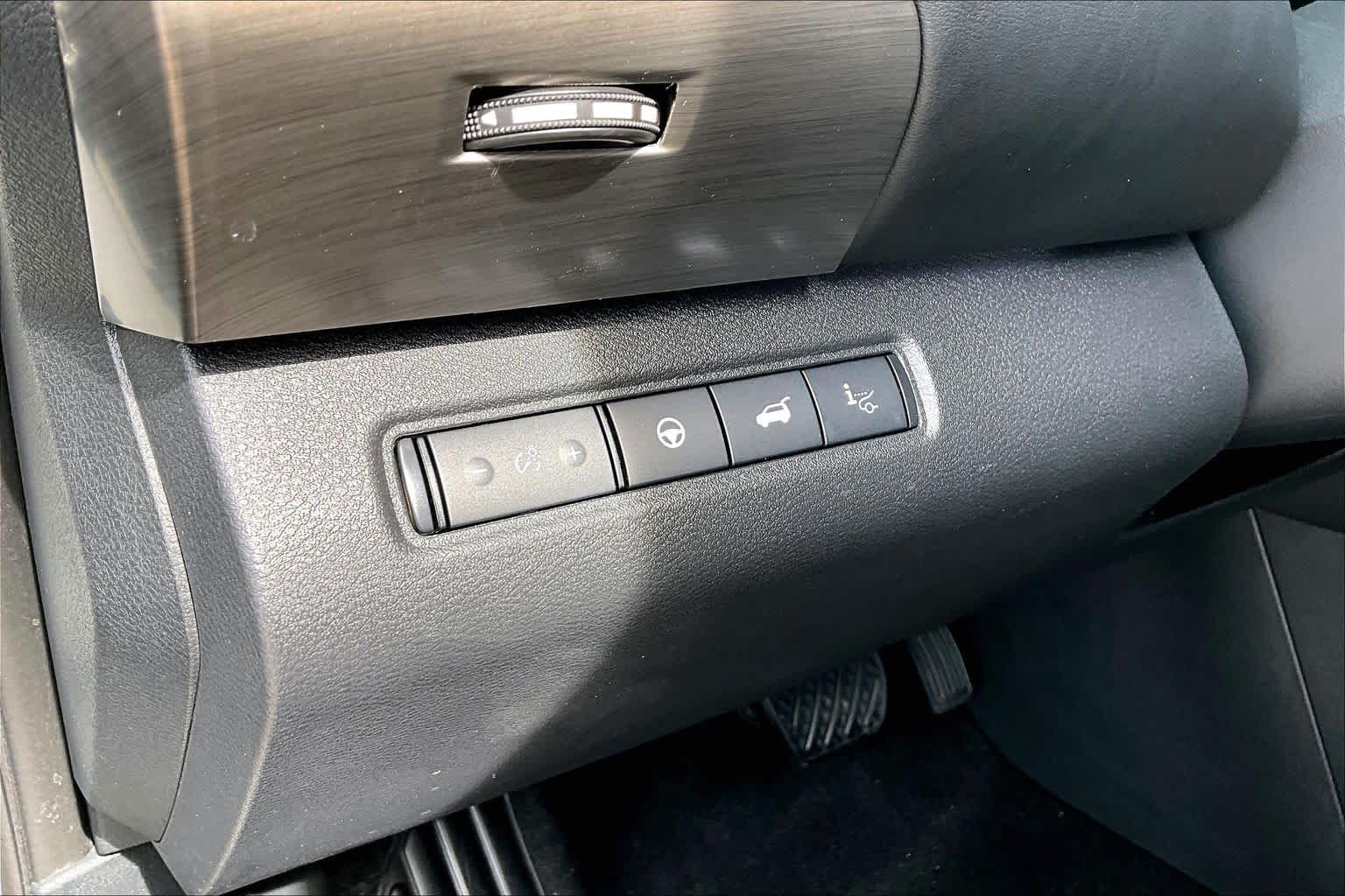 2025 Nissan Pathfinder Platinum Brilliant Silver Metallic at Sterling McCall Nissan