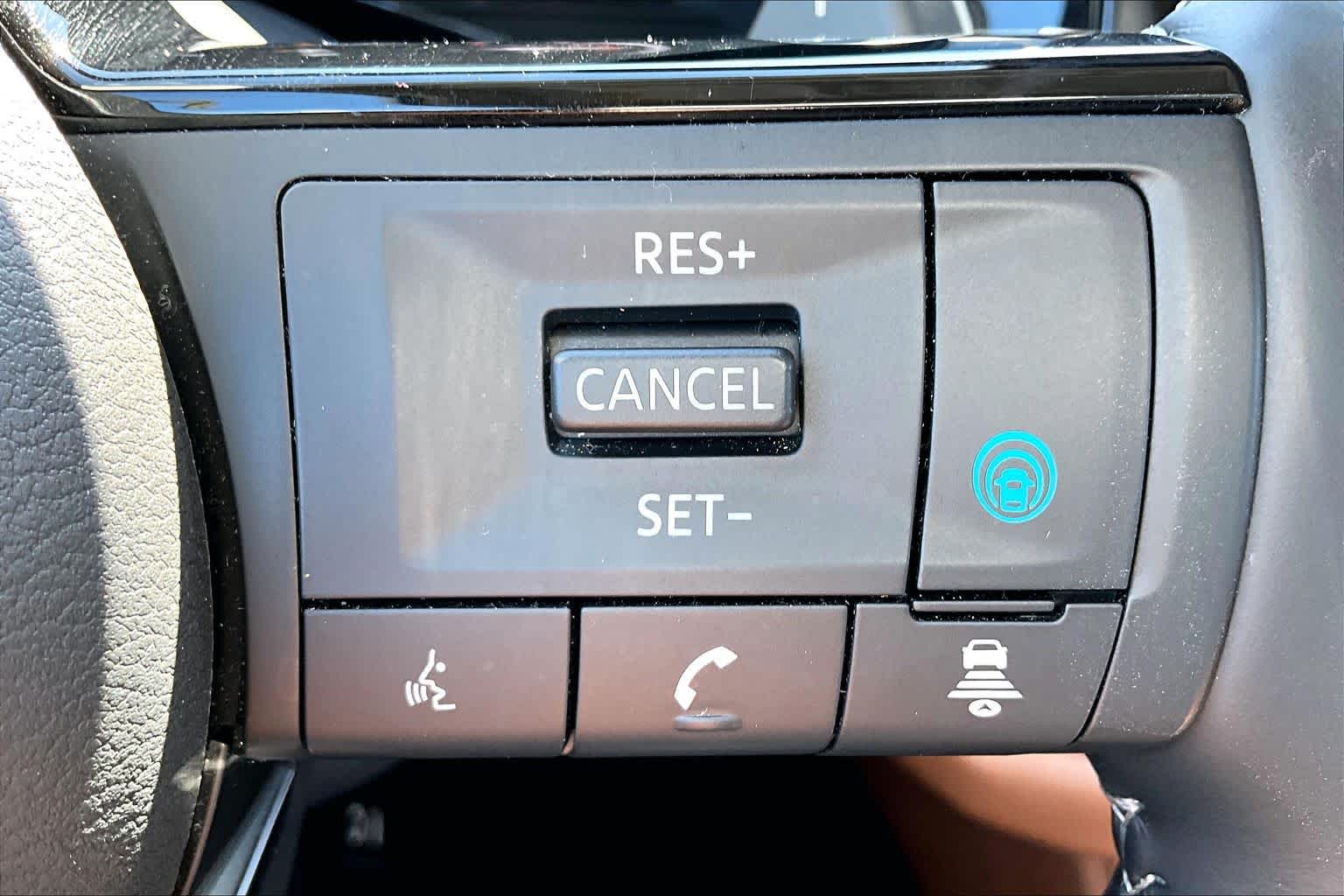2025 Nissan Pathfinder Platinum Obsidian Green Pearl at Mac Haik Ford