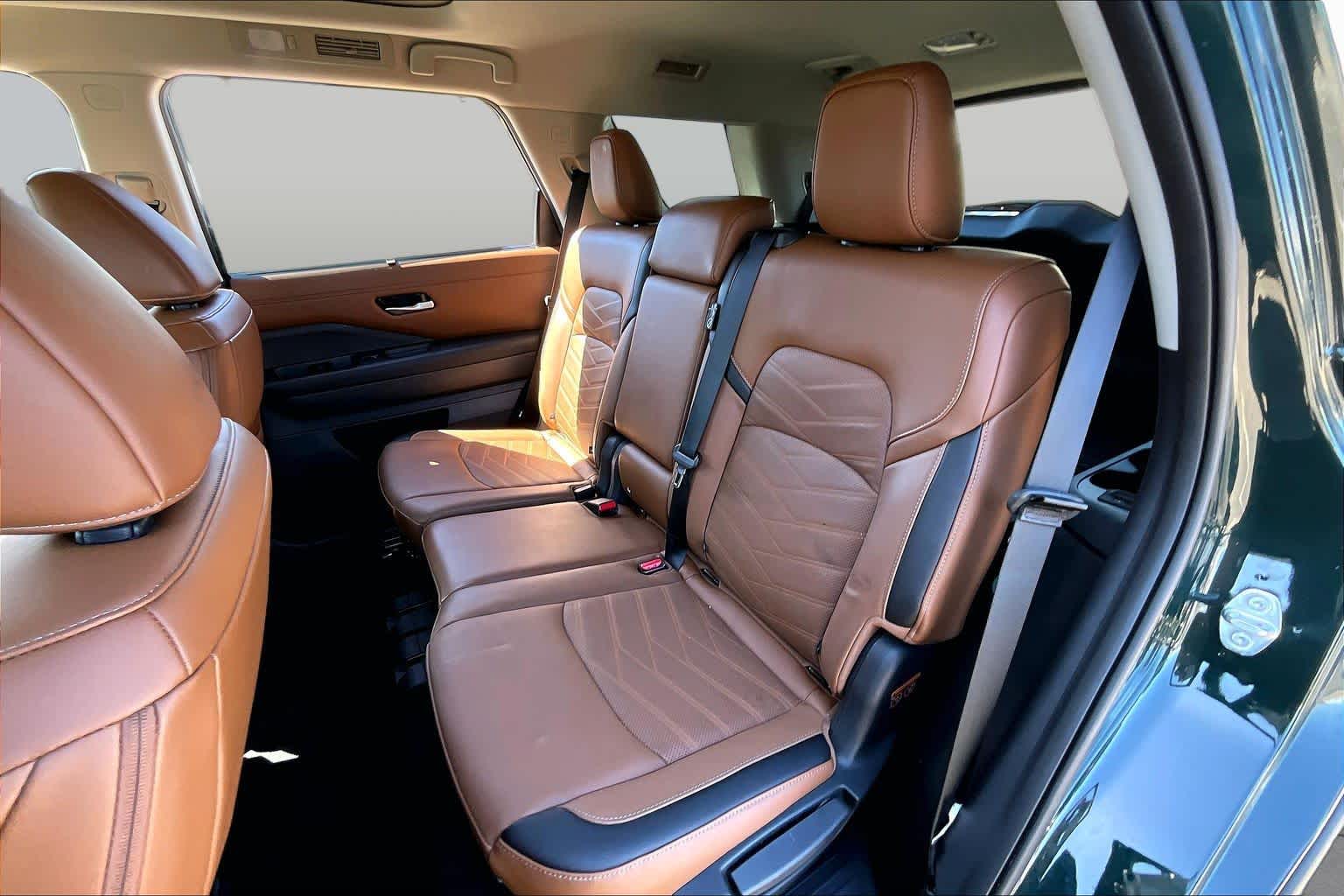 2025 Nissan Pathfinder Platinum Obsidian Green Pearl at Mac Haik Ford