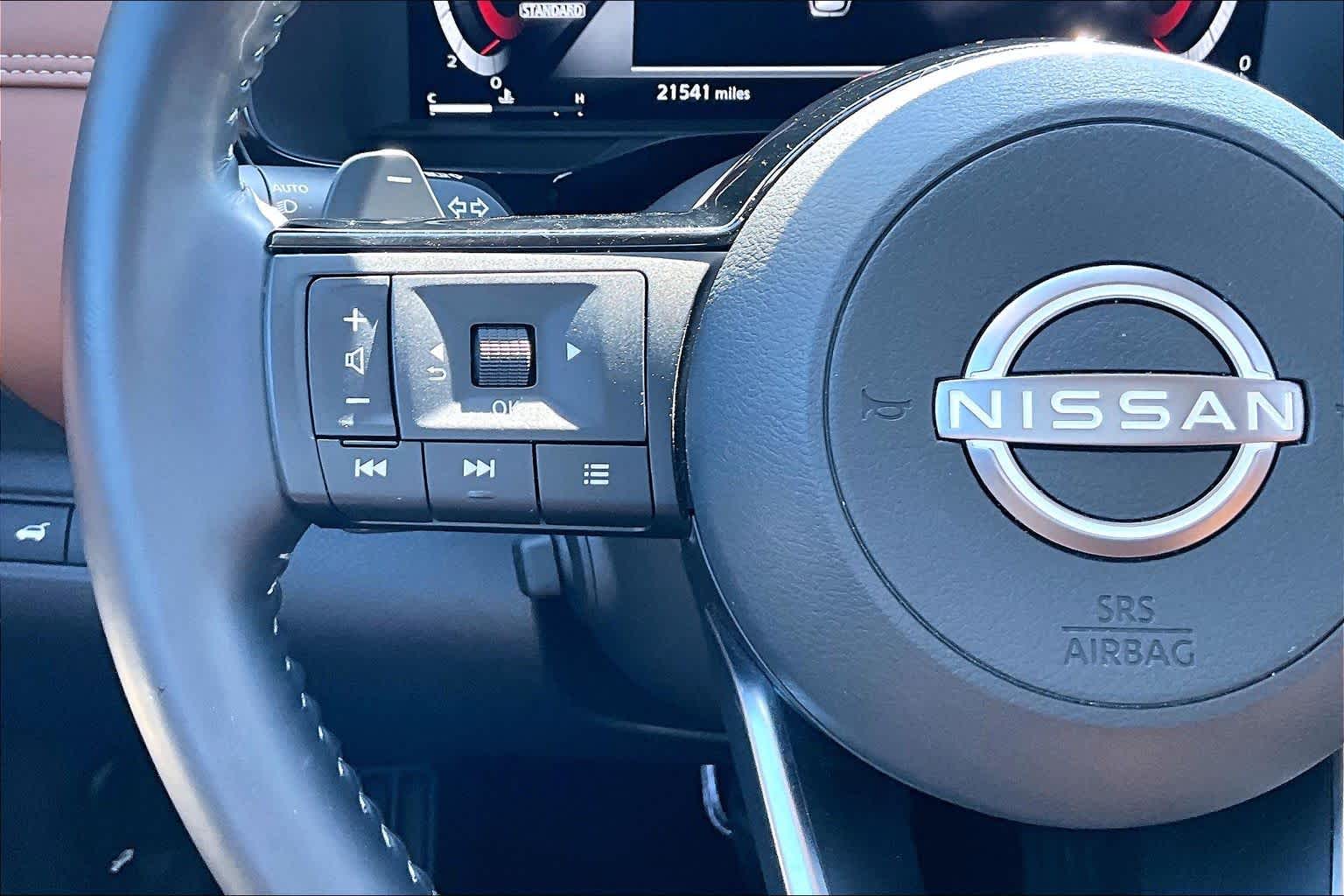 2025 Nissan Pathfinder Platinum Obsidian Green Pearl at Mac Haik Ford