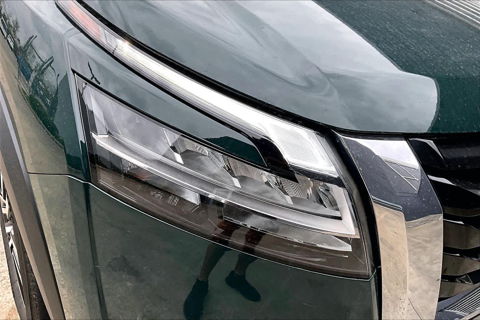 2024 Nissan Pathfinder Platinum Obsidian Green Pearl/Super Black at Sterling McCall Nissan