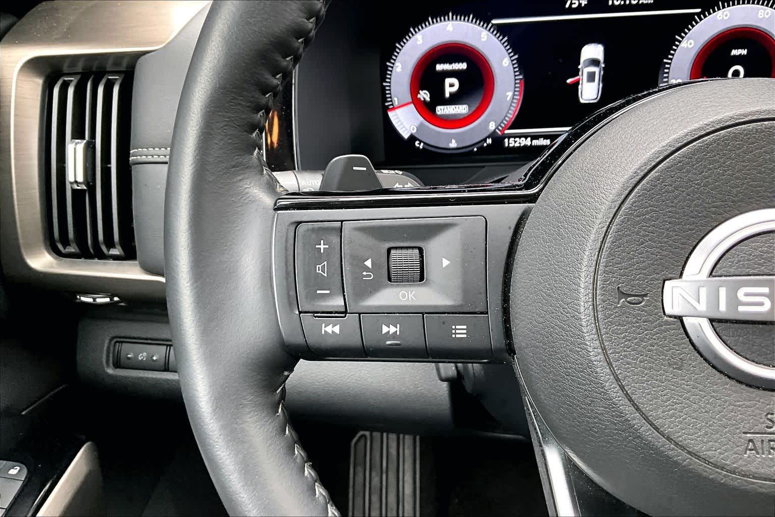 2024 Nissan Pathfinder Platinum Obsidian Green Pearl/Super Black at Sterling McCall Nissan