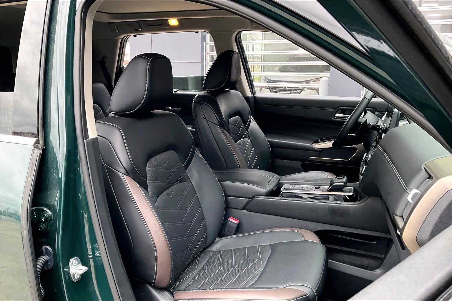 2024 Nissan Pathfinder Platinum Obsidian Green Pearl/Super Black at Sterling McCall Nissan