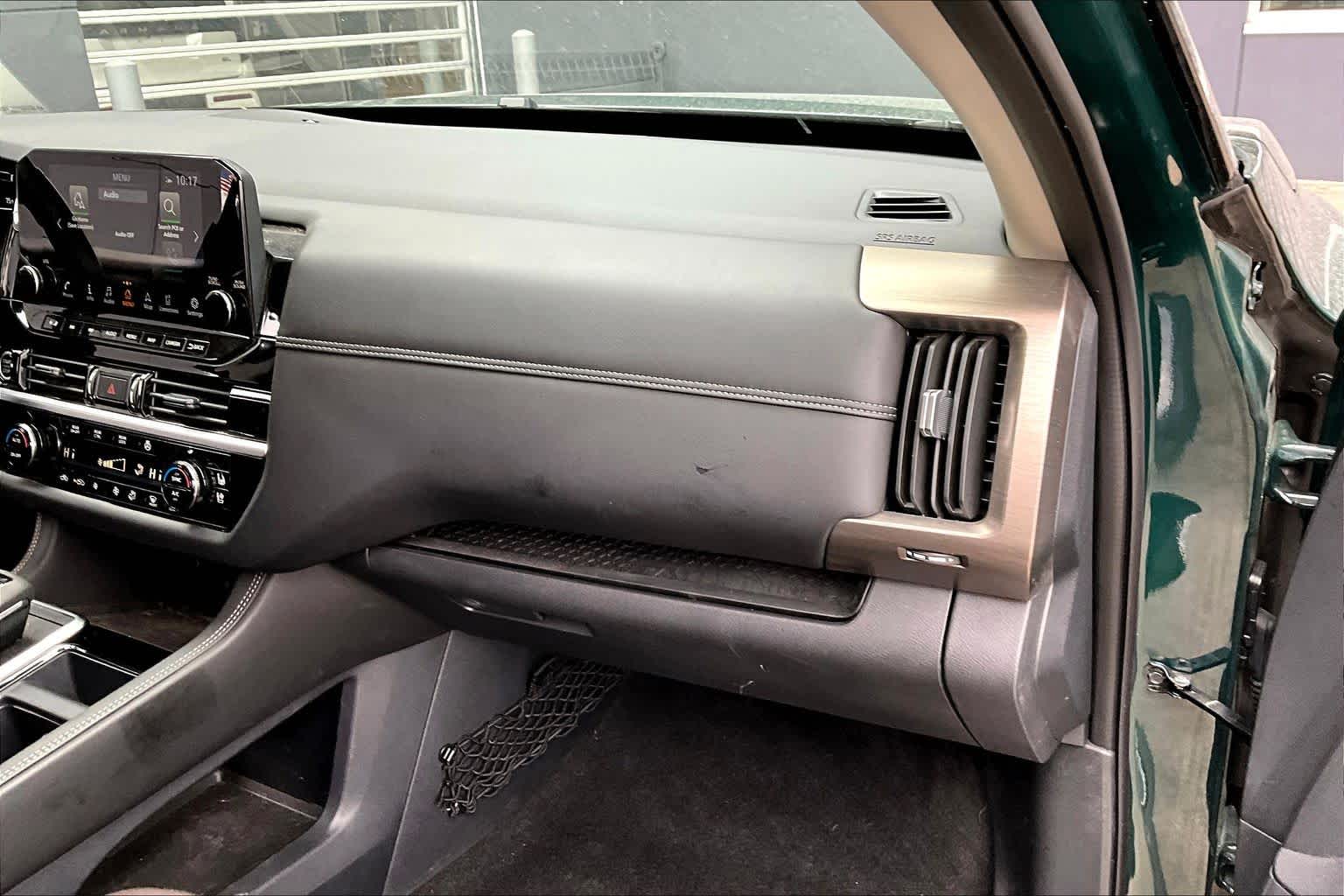 2024 Nissan Pathfinder Platinum Obsidian Green Pearl/Super Black at Sterling McCall Nissan