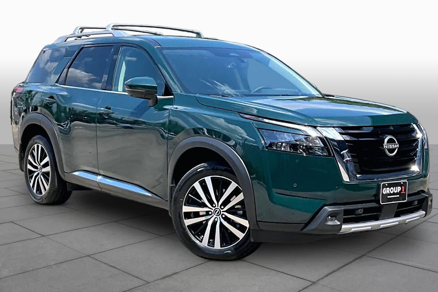 2025 Nissan Pathfinder Platinum Obsidian Green Pearl at Sterling McCall Nissan
