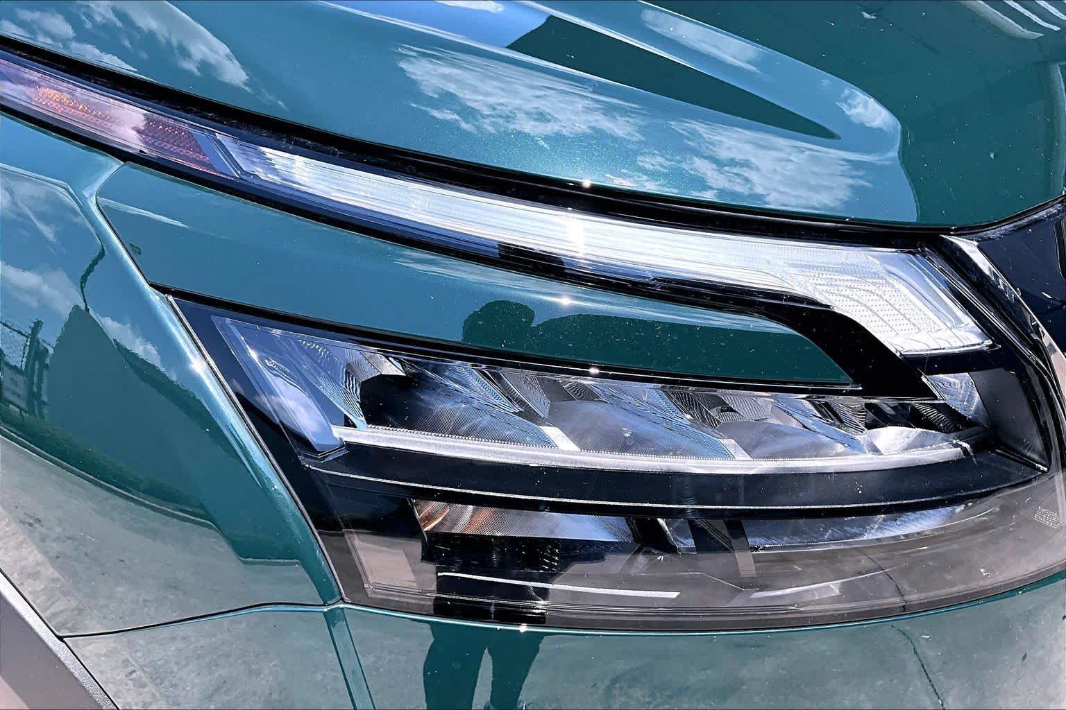 2025 Nissan Pathfinder Platinum Obsidian Green Pearl at Sterling McCall Nissan