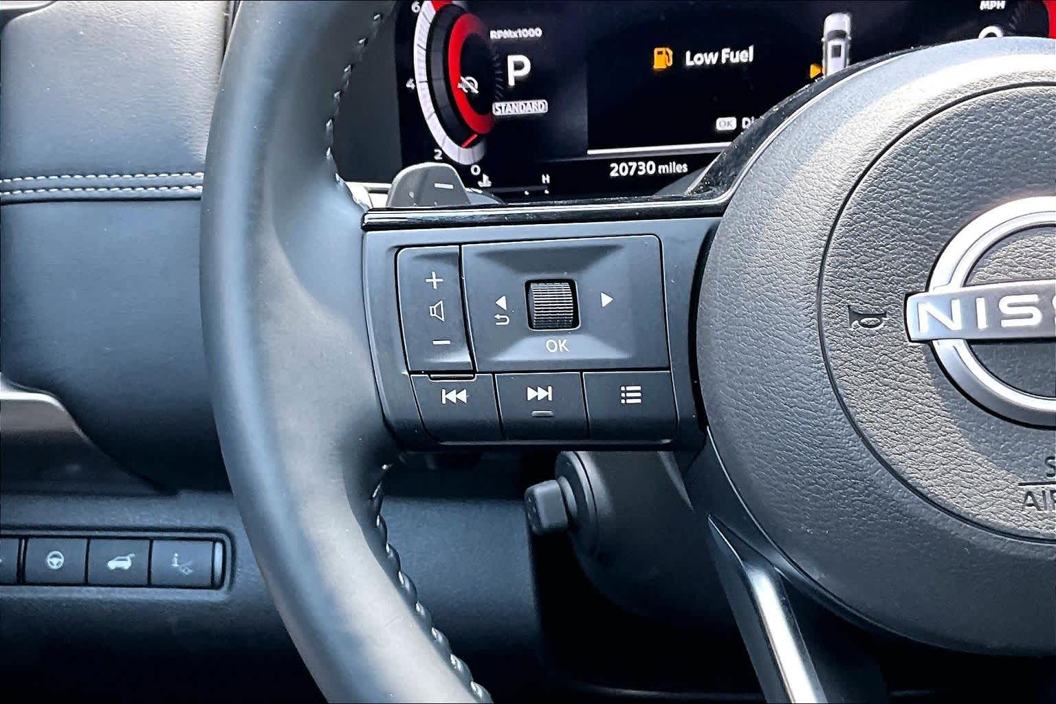 2025 Nissan Pathfinder Platinum Obsidian Green Pearl at Sterling McCall Nissan