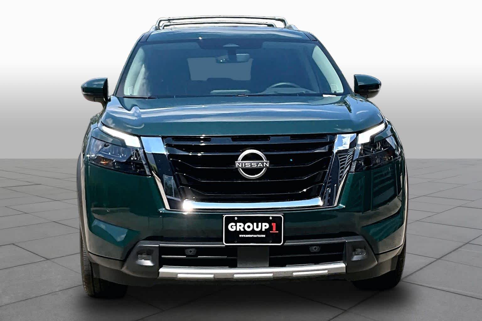 2025 Nissan Pathfinder Platinum Obsidian Green Pearl at Sterling McCall Nissan