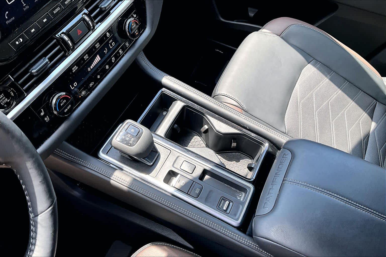 2025 Nissan Pathfinder Platinum Obsidian Green Pearl at Sterling McCall Nissan