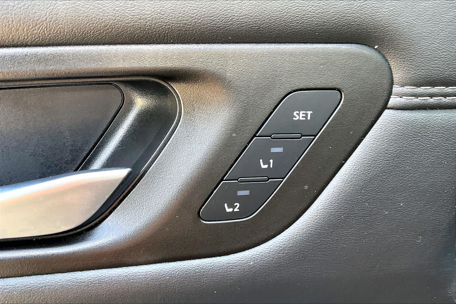 2025 Nissan Pathfinder Platinum Obsidian Green Pearl at Sterling McCall Nissan