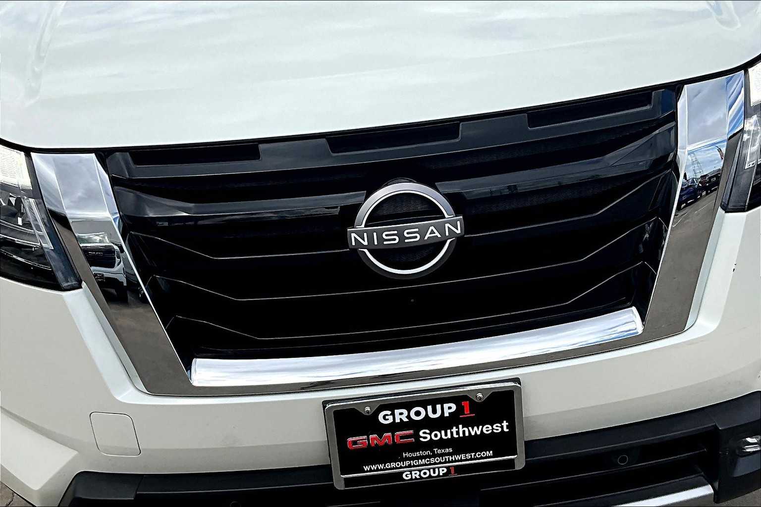 2022 Nissan Pathfinder Platinum Pearl White Tricoat at Sterling McCall Nissan