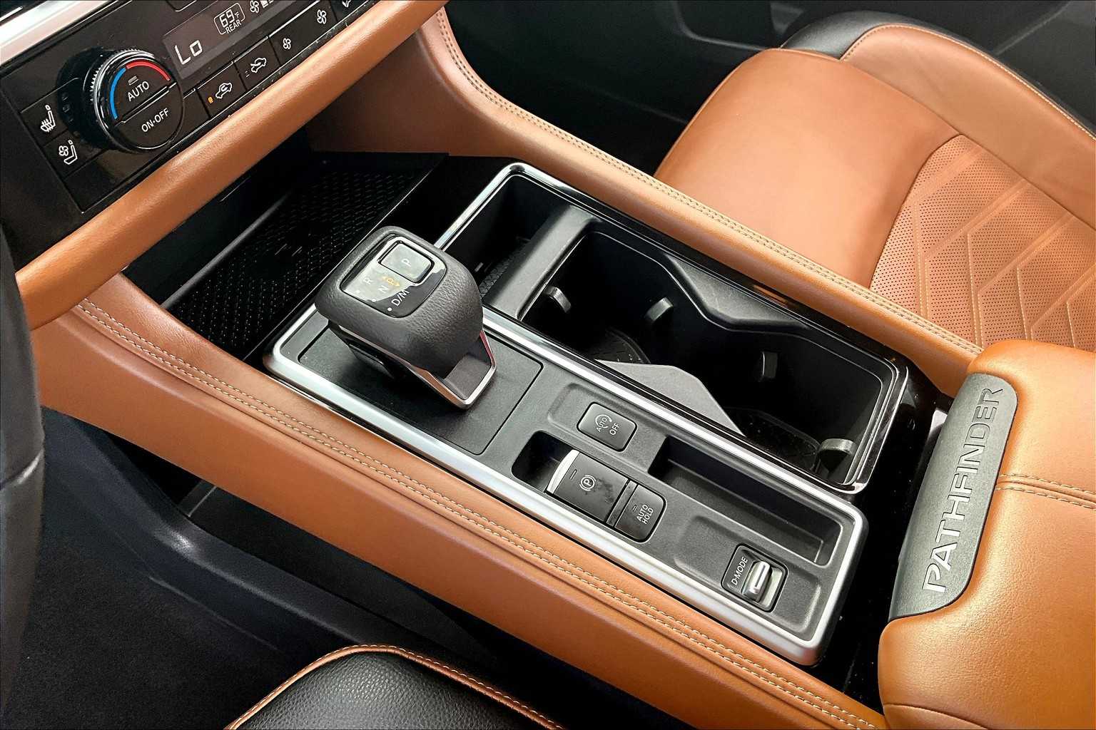 2022 Nissan Pathfinder Platinum Pearl White Tricoat at Sterling McCall Nissan