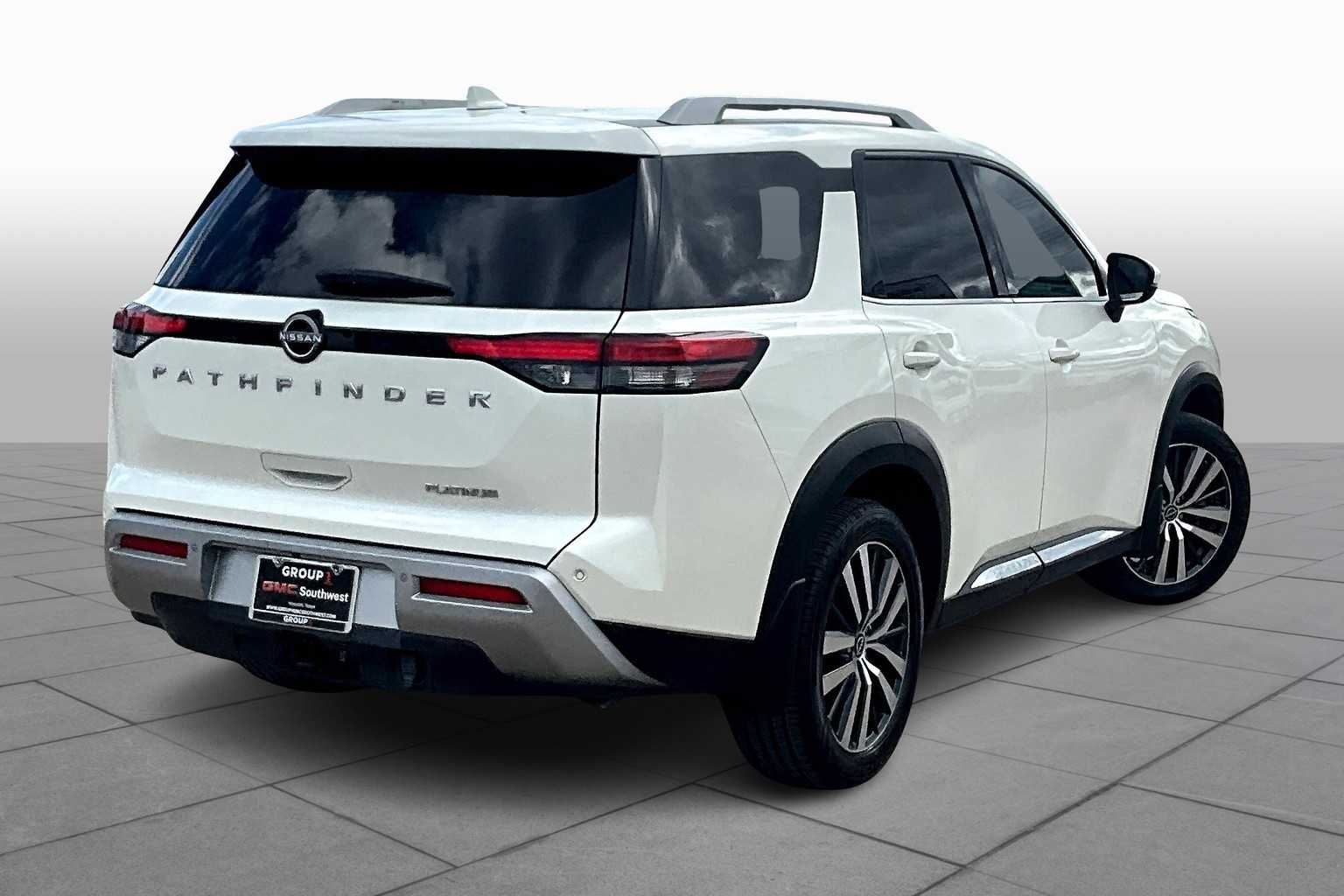 2022 Nissan Pathfinder Platinum Pearl White Tricoat at Sterling McCall Nissan