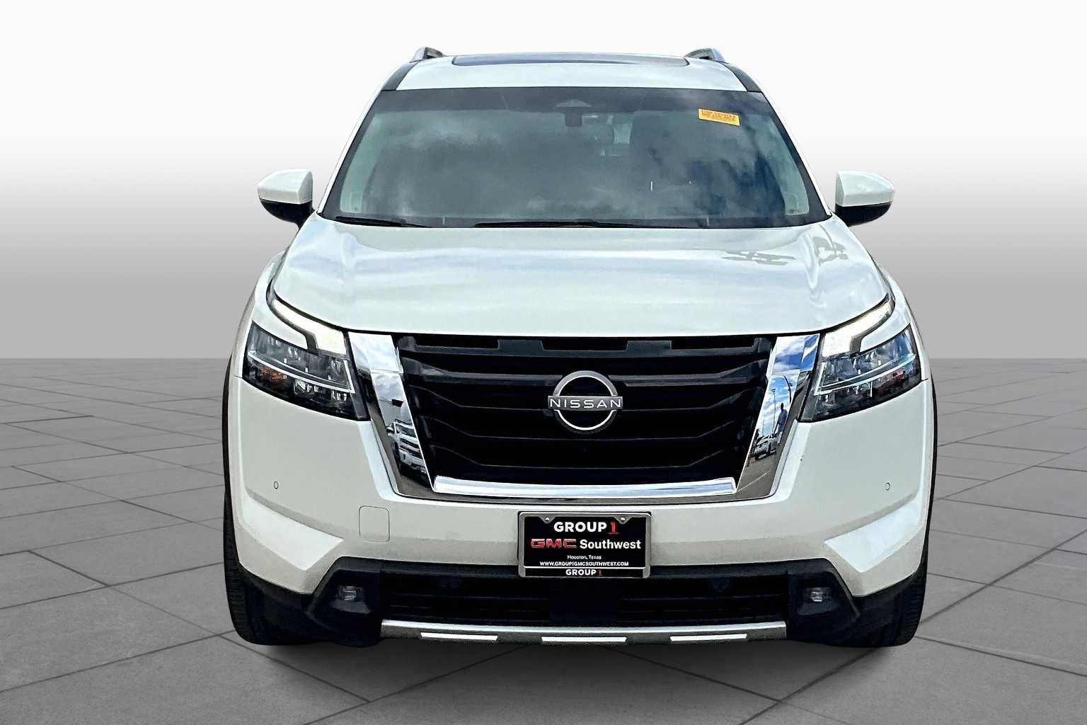 2022 Nissan Pathfinder Platinum Pearl White Tricoat at Sterling McCall Nissan