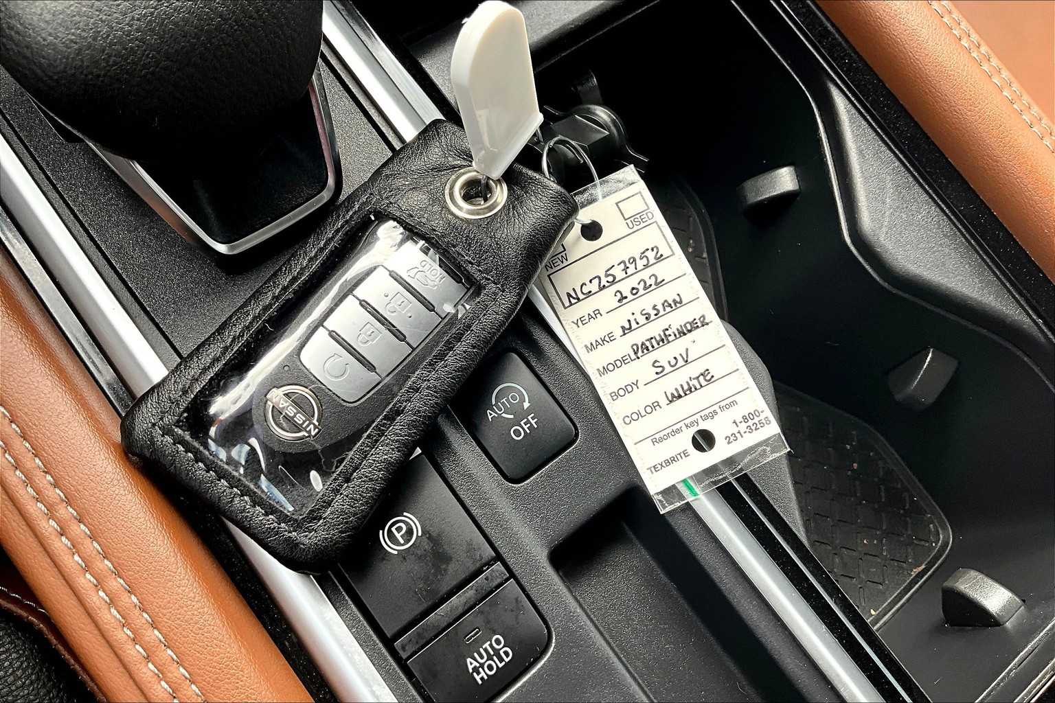 2022 Nissan Pathfinder Platinum Pearl White Tricoat at Sterling McCall Nissan