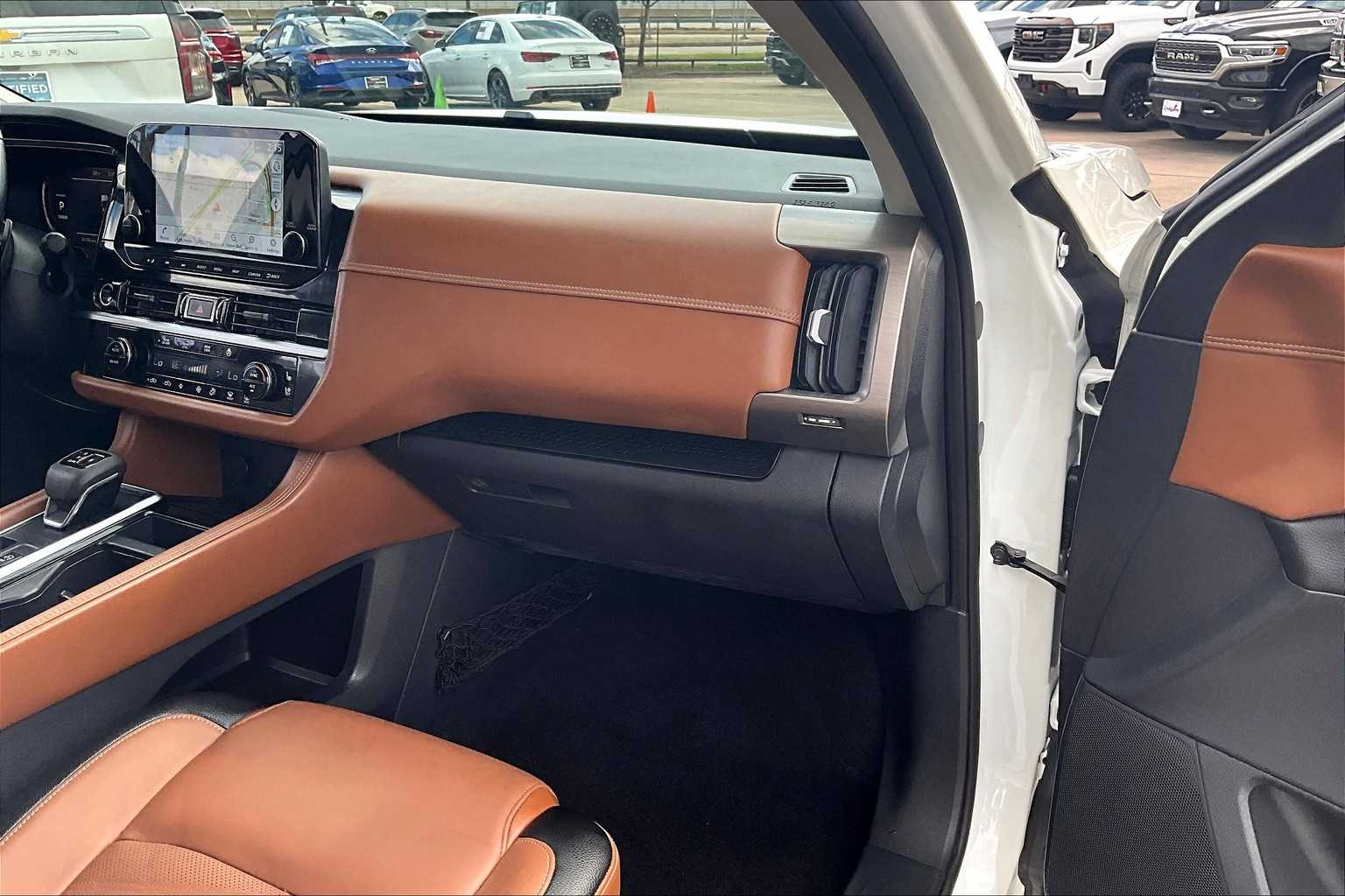 2022 Nissan Pathfinder Platinum Pearl White Tricoat at Sterling McCall Nissan